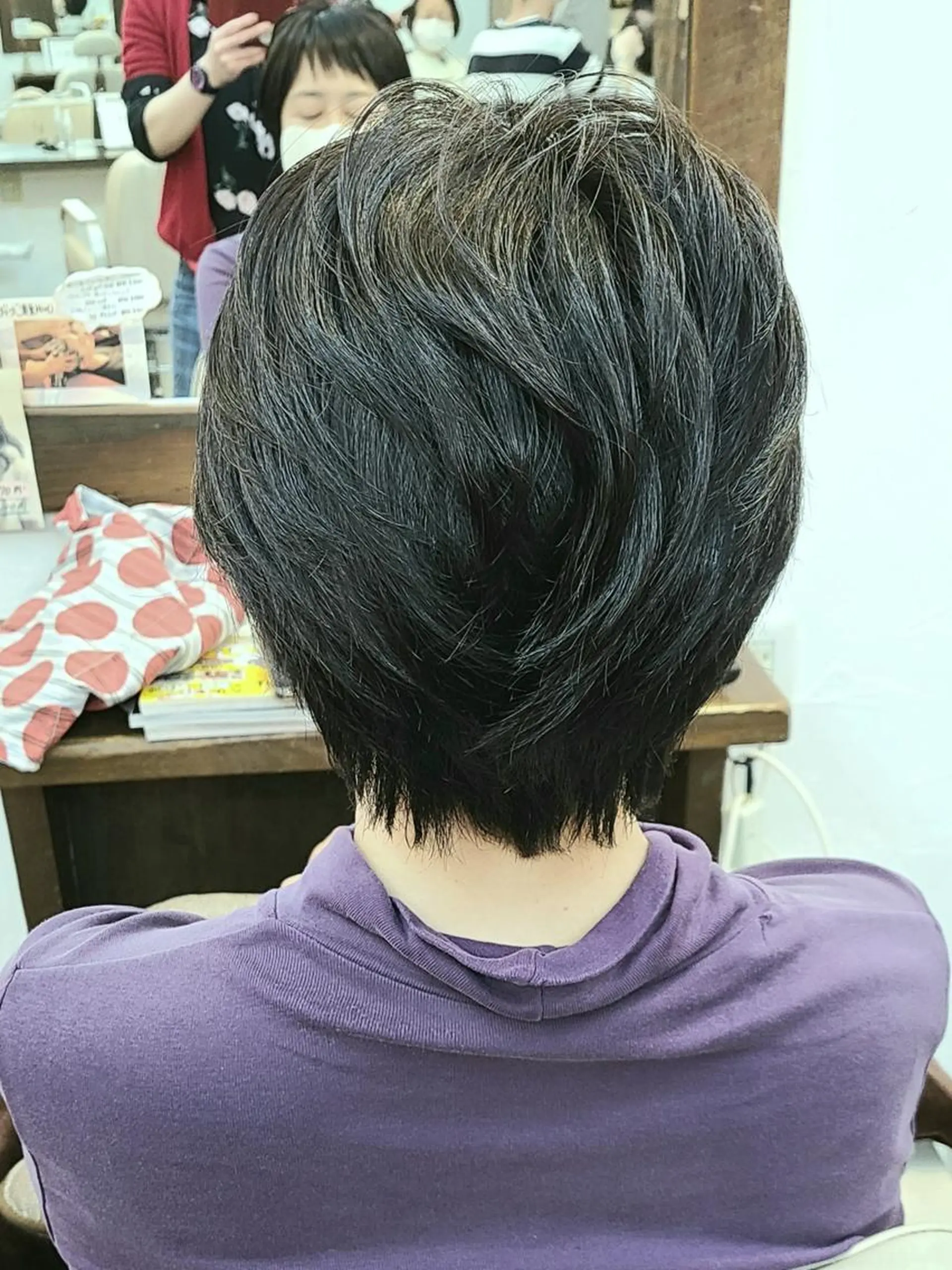 ショート カラー デザイナー Anne アンのヘアスタイル