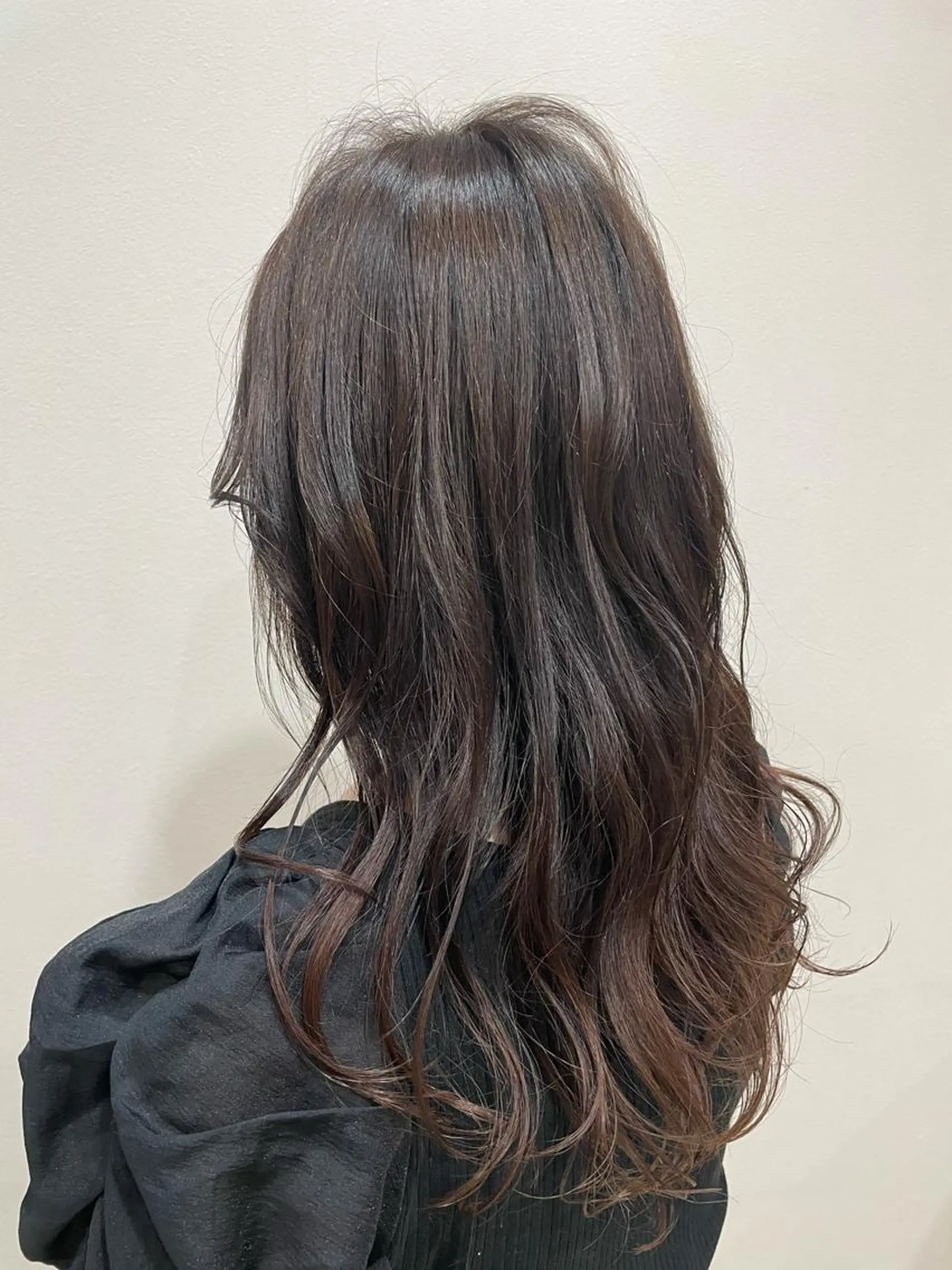 ロング カラー ヘアアレンジ バレイヤージュ ベージュカラー ハイライトカラー ピンクカラー ピンクベージュ 森 亜衣のヘアスタイル