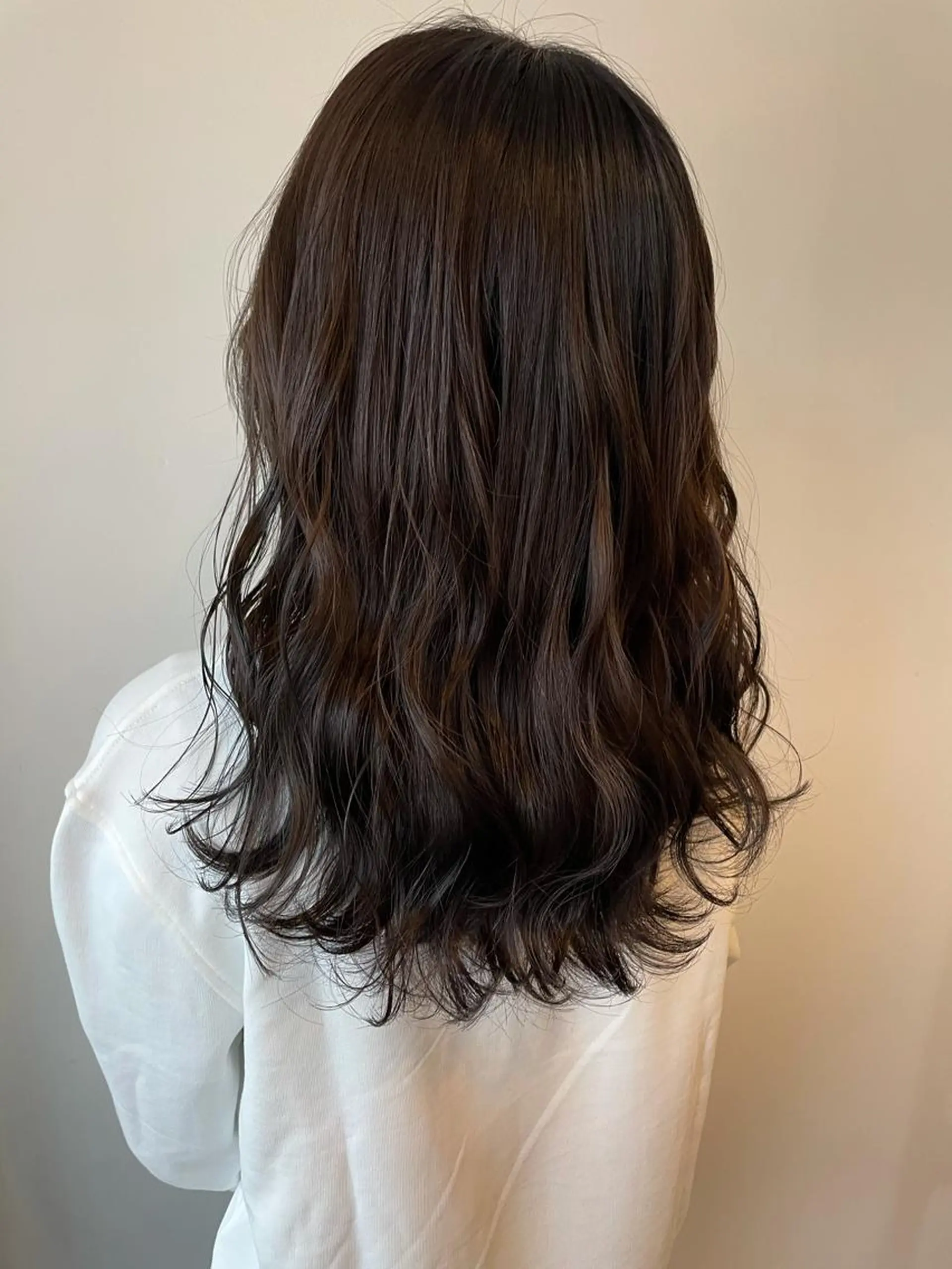 セミロング カラー 安藤 佑衣のヘアスタイル