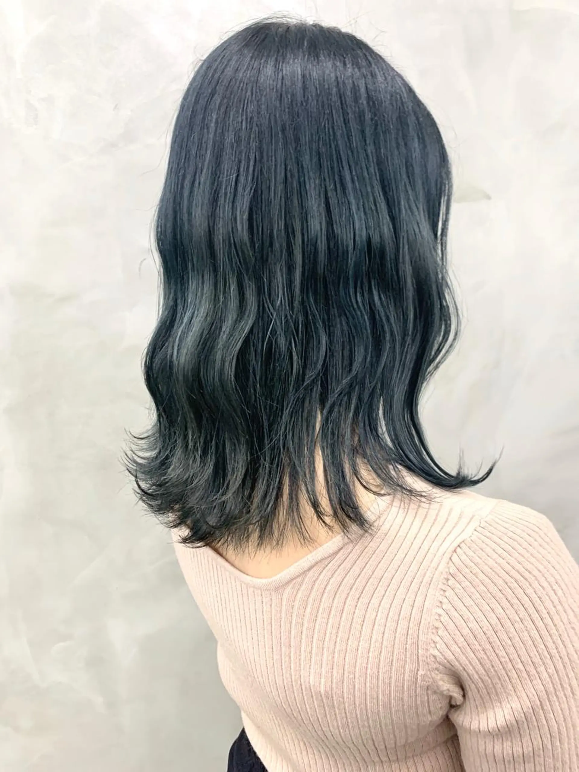 ミディアム カラー ブルーカラー ブルージュ ネイビーカラー ブームボックス所属・🐝ハイトーンカラー hachi🐝のヘアスタイル