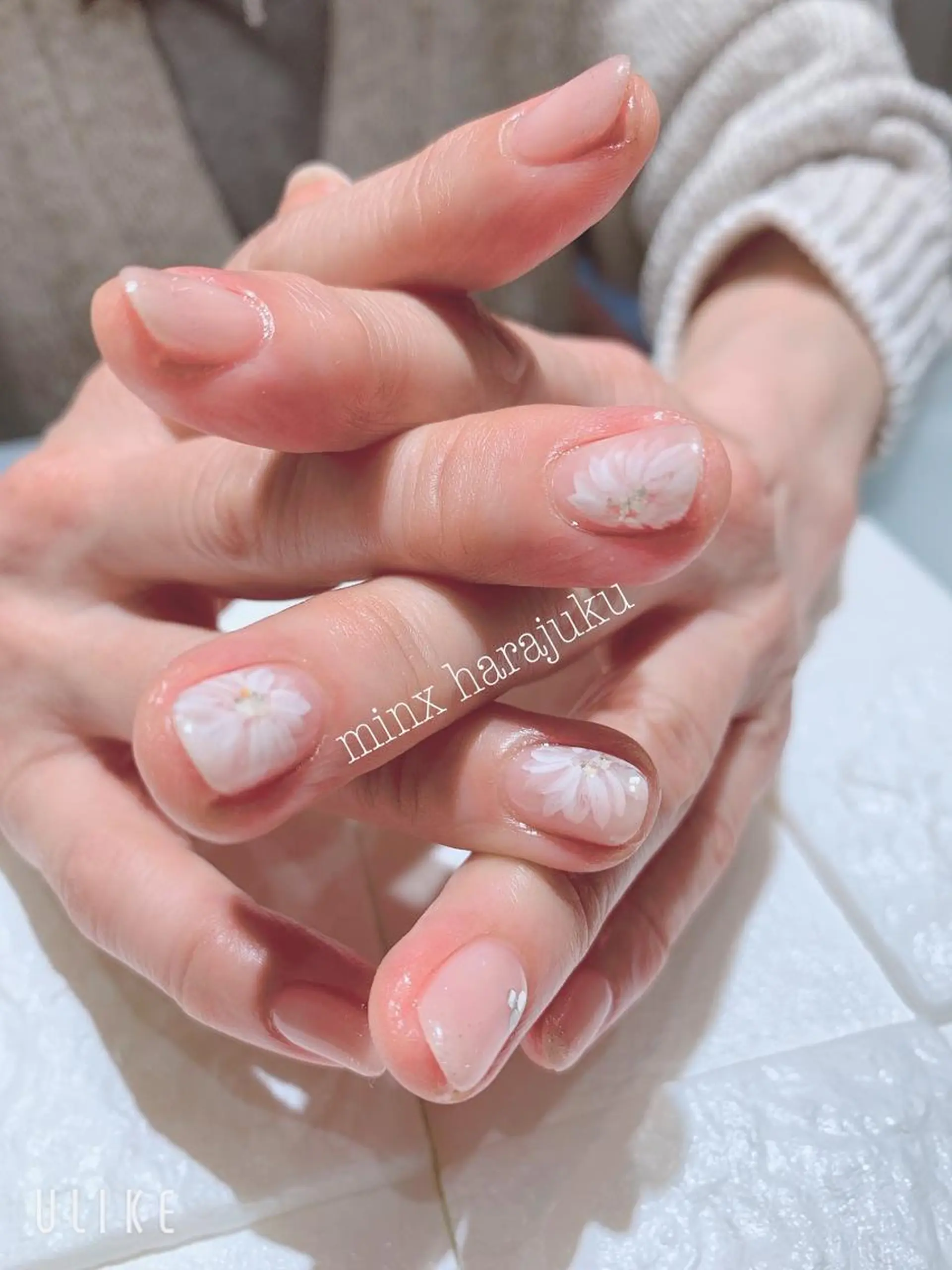 ネイル フラワーネイル 持ち込み ミンクス ネイル  原宿のネイルデザイン