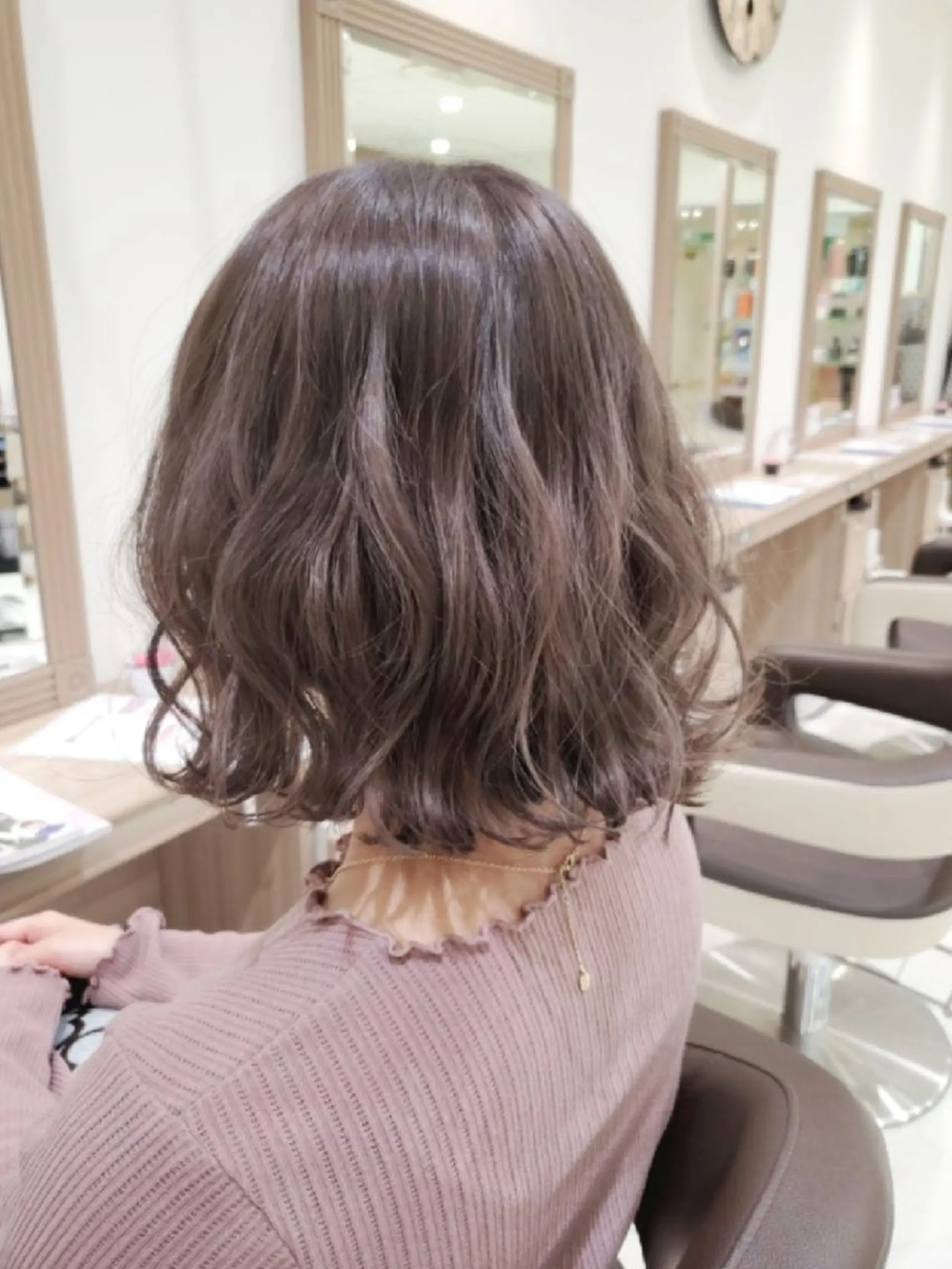 ミディアム カラー ブリーチ グレージュ イルミナカラー カット ヘアカラー 中村 和貴のヘアスタイル