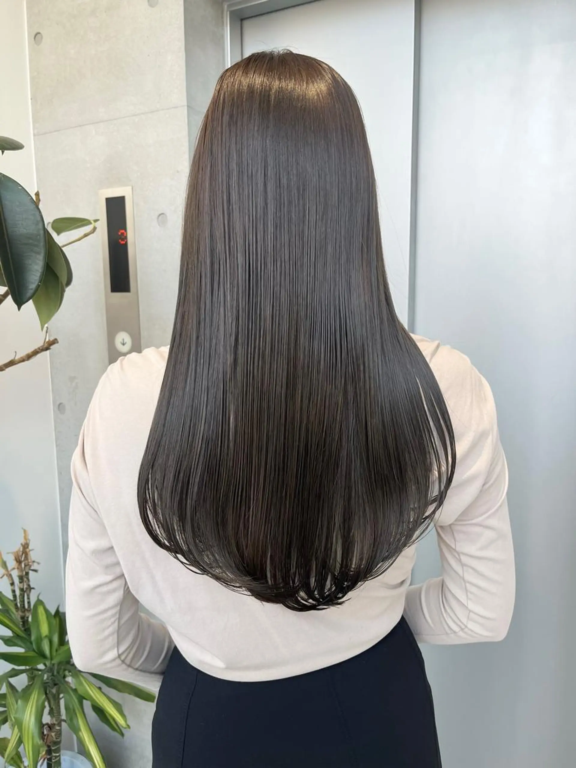 ロング カラー パーマ ヘアアレンジ ヘアカラー トリートメント 透明感/オリーブ/ グレージュ/YUKAのヘアスタイル