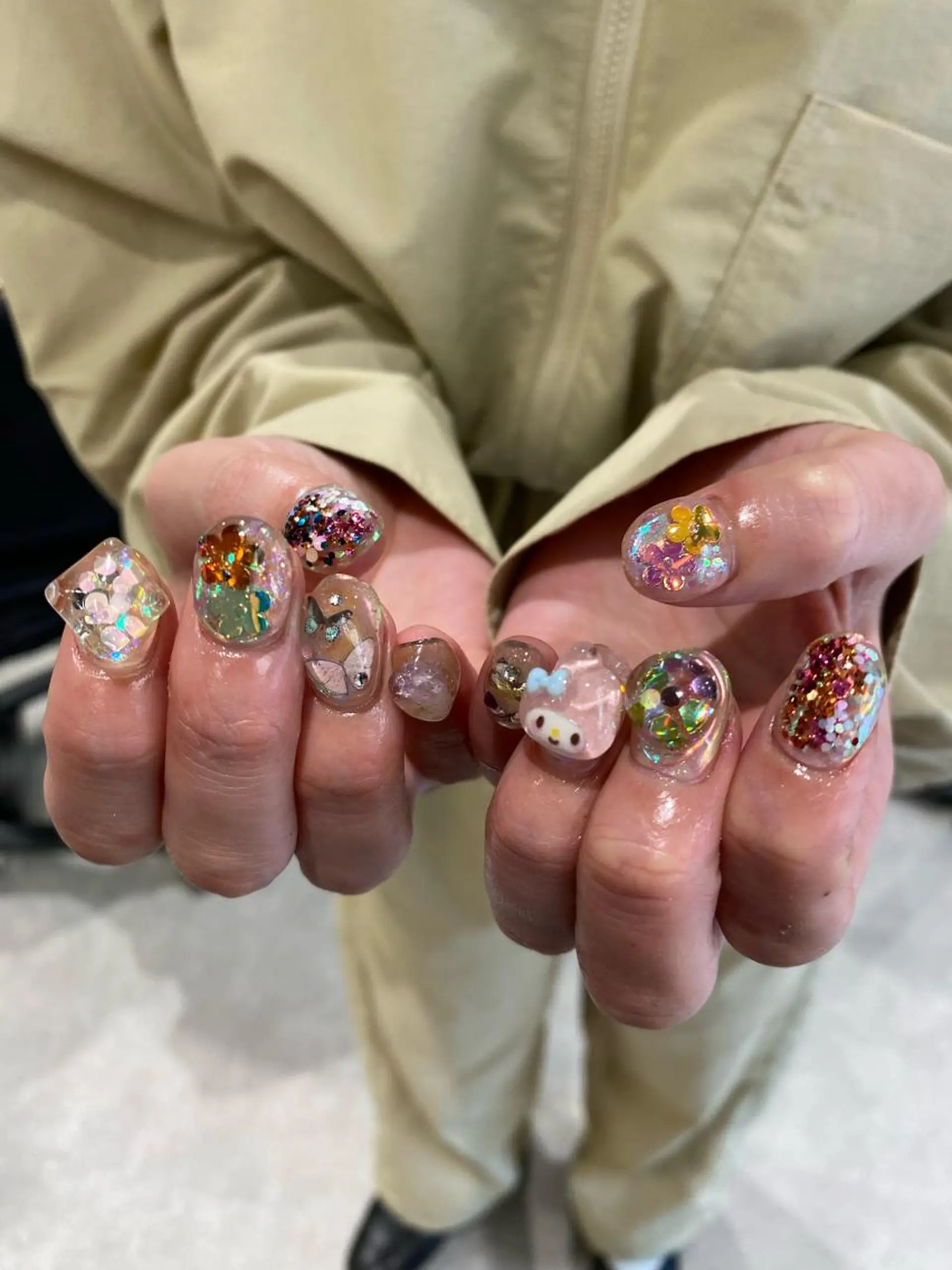 ネイル Shiori･:* 💫のネイルデザイン