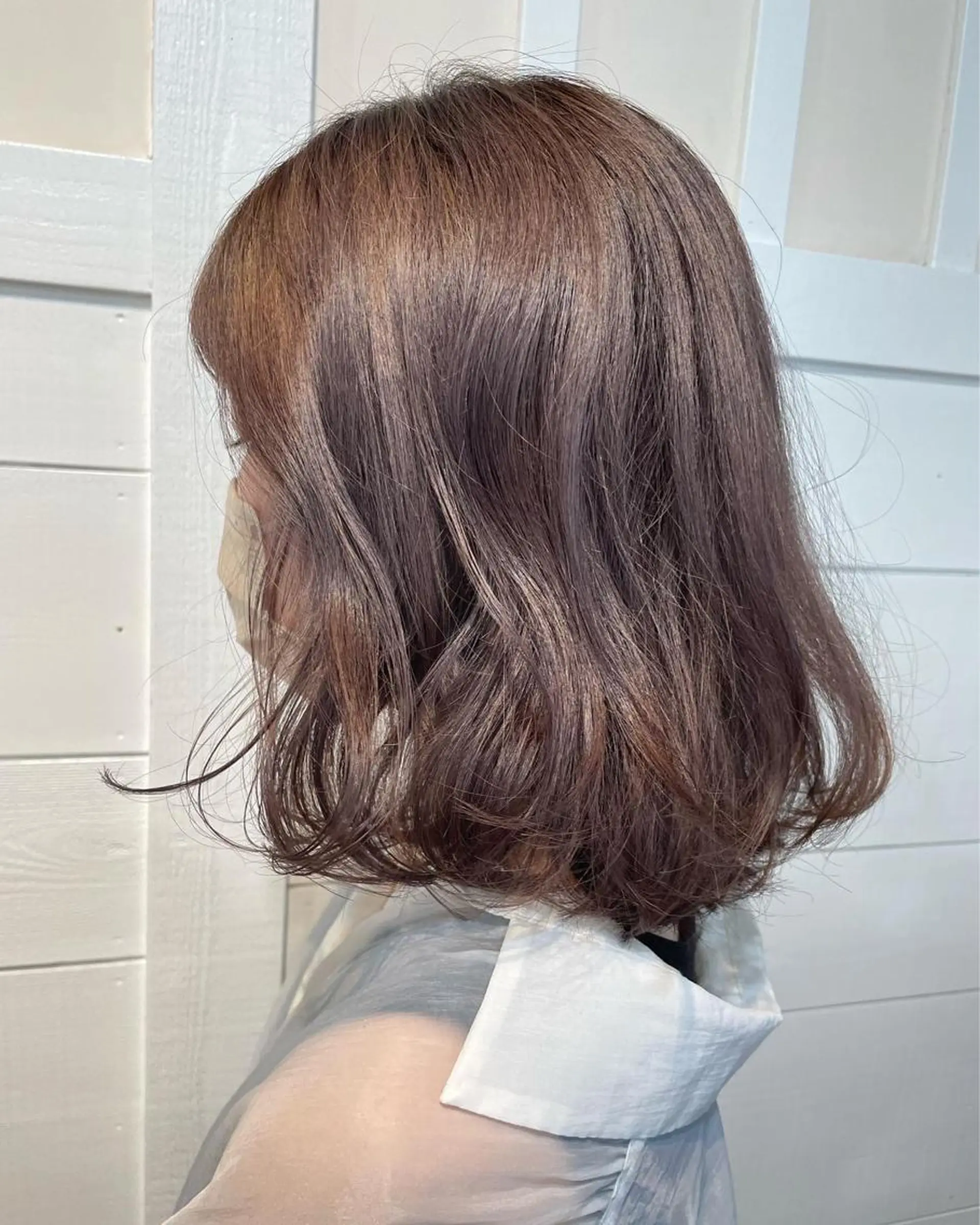 ミディアム カラー アッシュ ベージュカラー 透明感カラー グレージュ ラベンダーカラー ヘアカラー 足立 悠輔のヘアスタイル