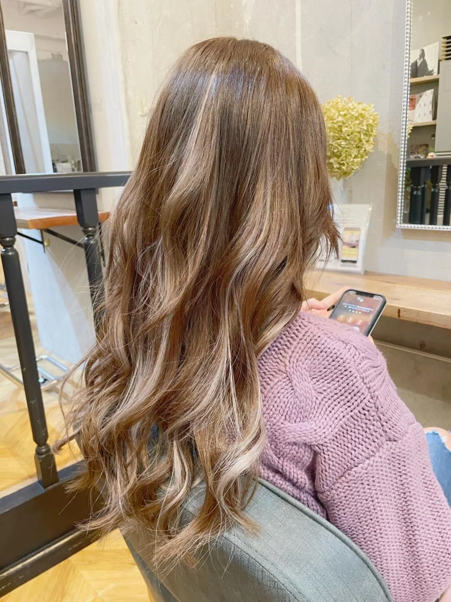 ロング カラー シールエクステ ミストバング ベージュカラー ブリーチ ブラウンカラー カット ヘアカラー エクステ エクステ指名No.1 【店長】橘田のヘアスタイル