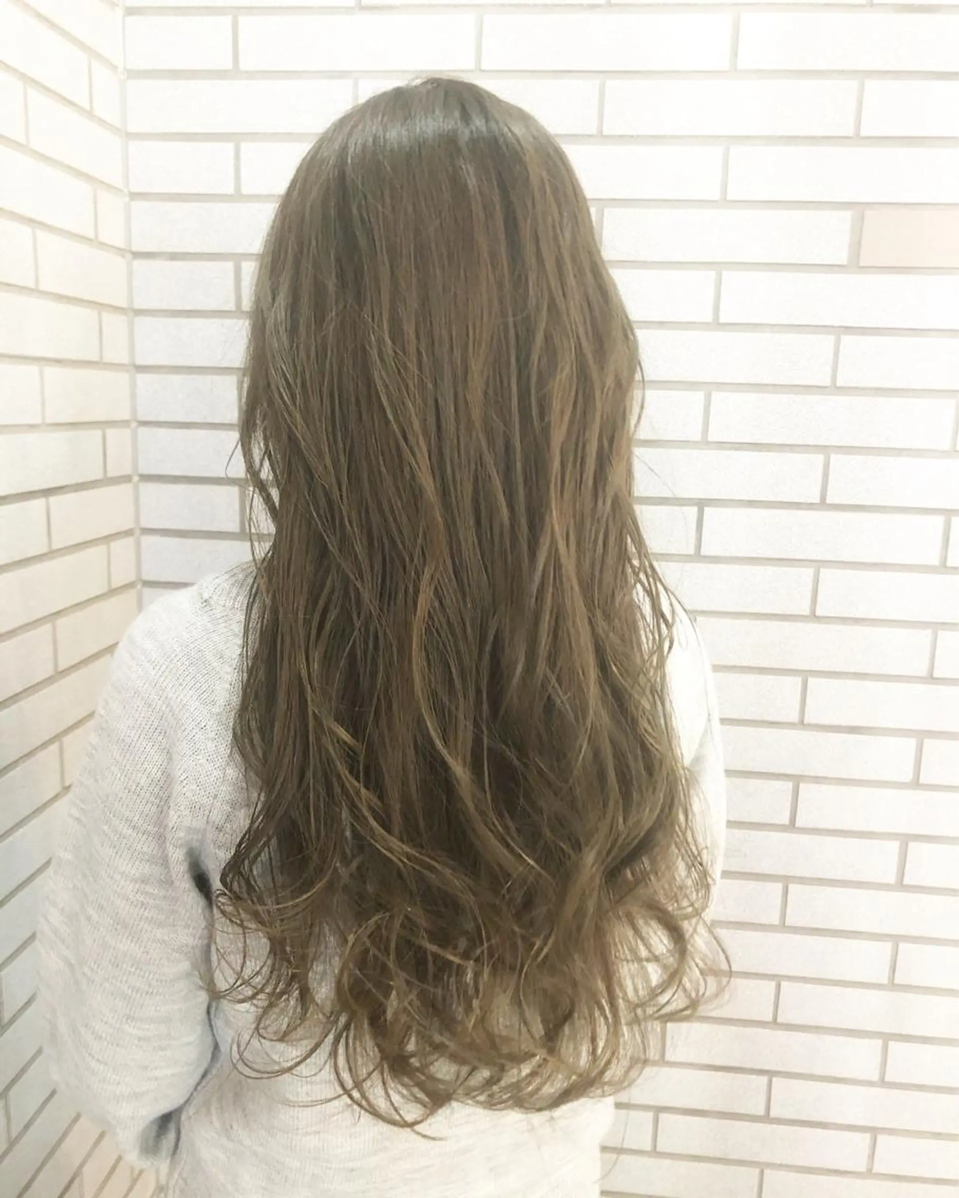 ロング カラー アディクシーカラー アッシュ ベージュカラー ブリーチ ダブルカラー カット ヘアカラー トリートメント XES-TA所属・中村 よしひでのヘアスタイル