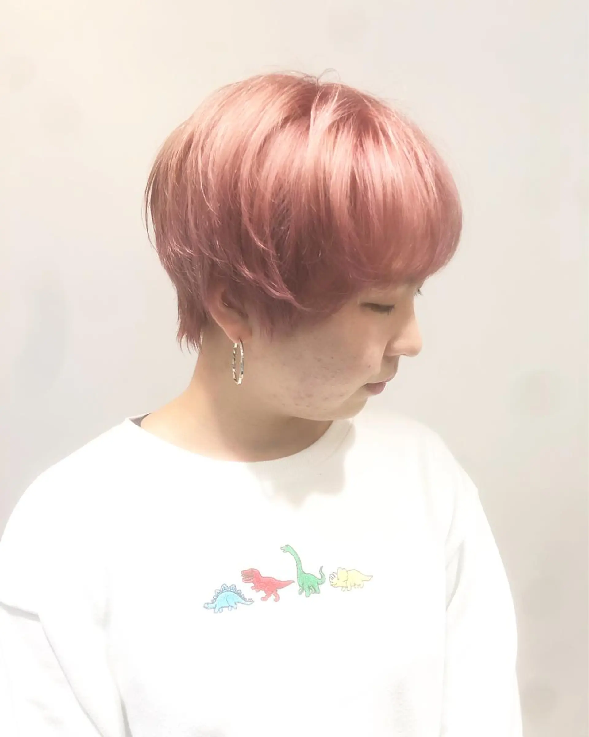 ショート カラー アッシュ ブリーチ ピンクカラー ピンクアッシュ ワタナベ テルマサのヘアスタイル