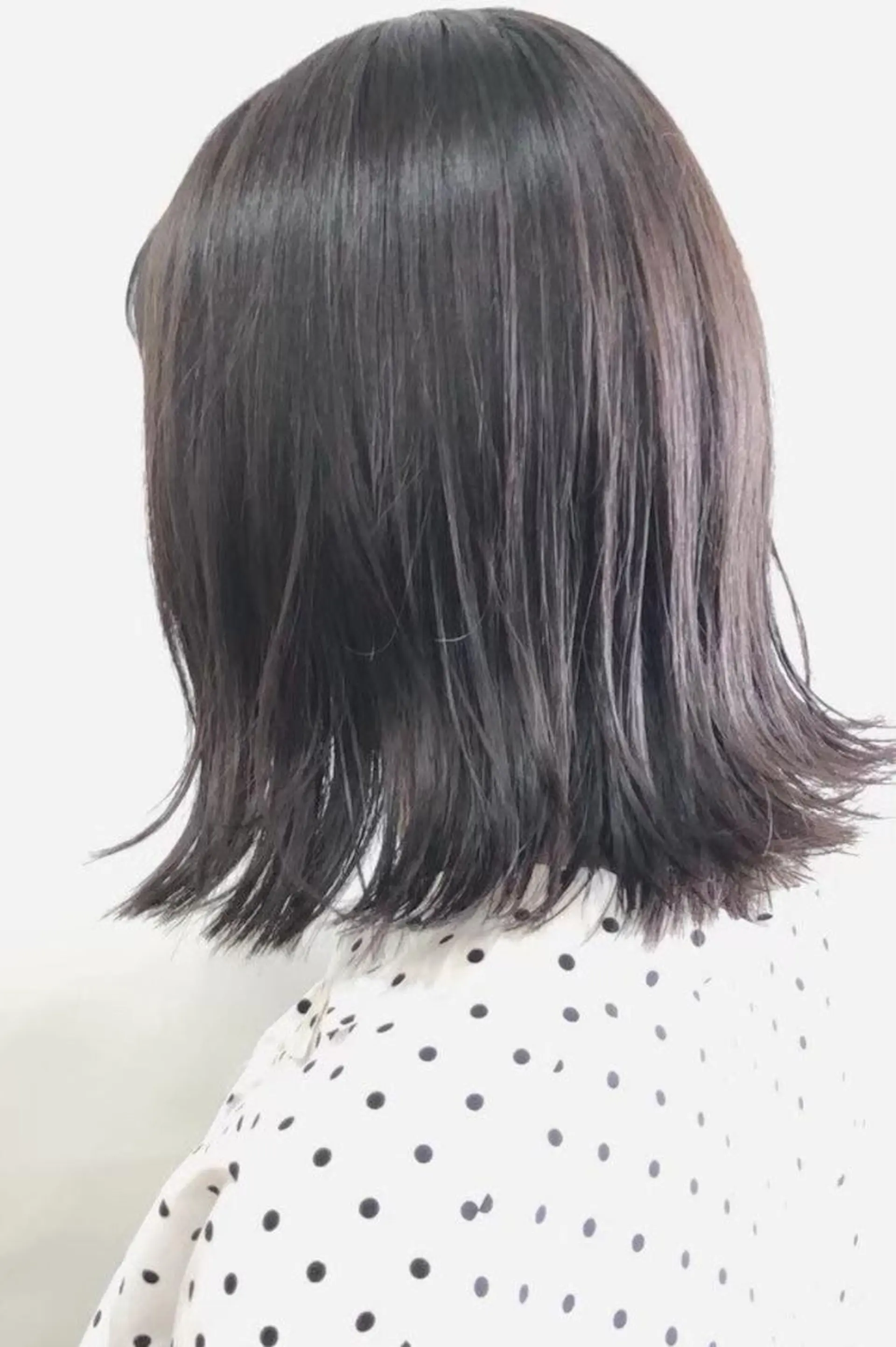 ミディアム カラー アッシュ パープルカラー パープルアッシュ ボブ 外ハネヘア Laissez Deuxのヘアスタイル