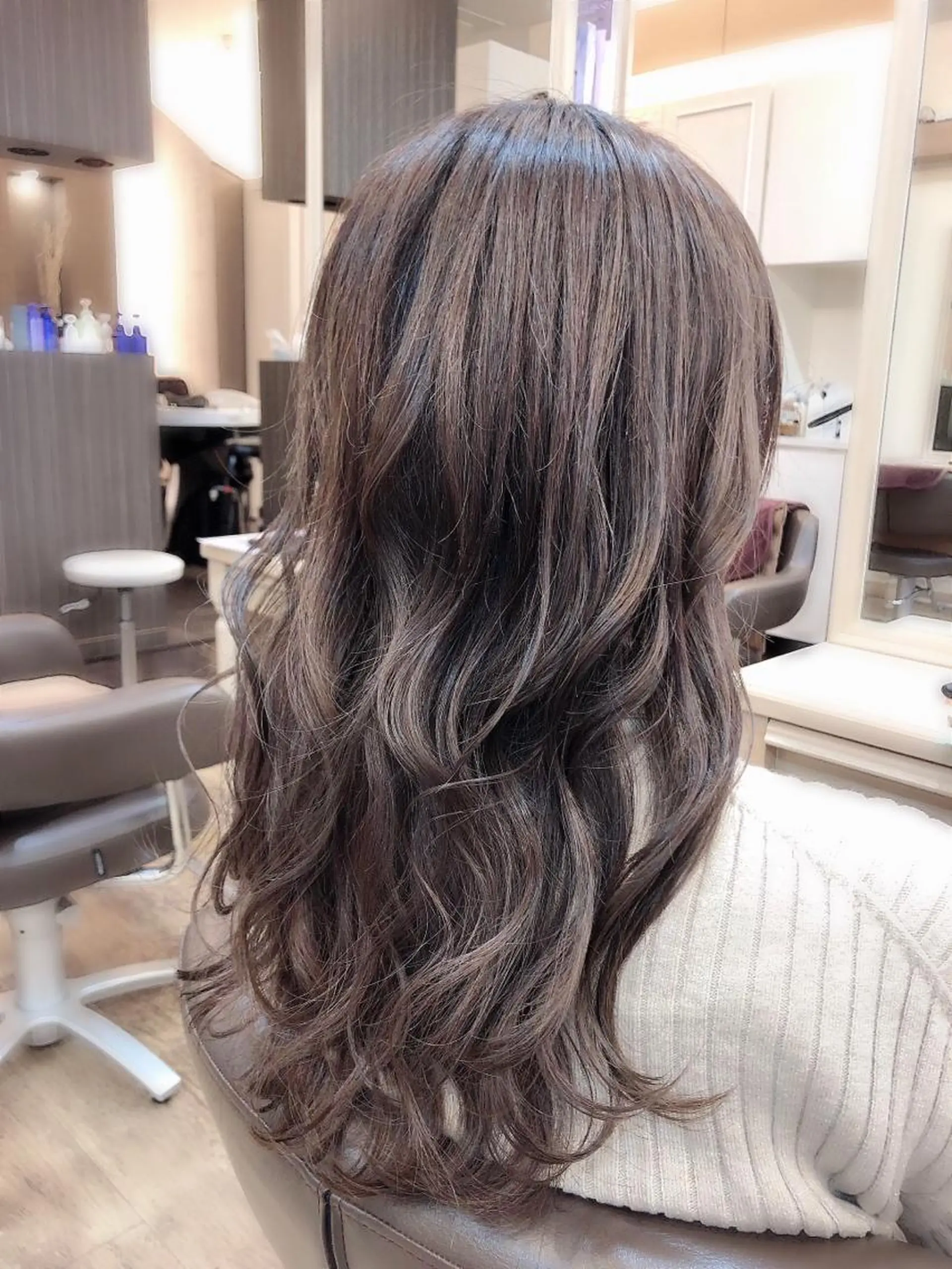 セミロング カラー ブリーチ ケアブリーチ グレージュ ハイライトカラー ハイライト ヘアカラー 尚平 髪質改善 大人のデザインカラーのその他イメージ