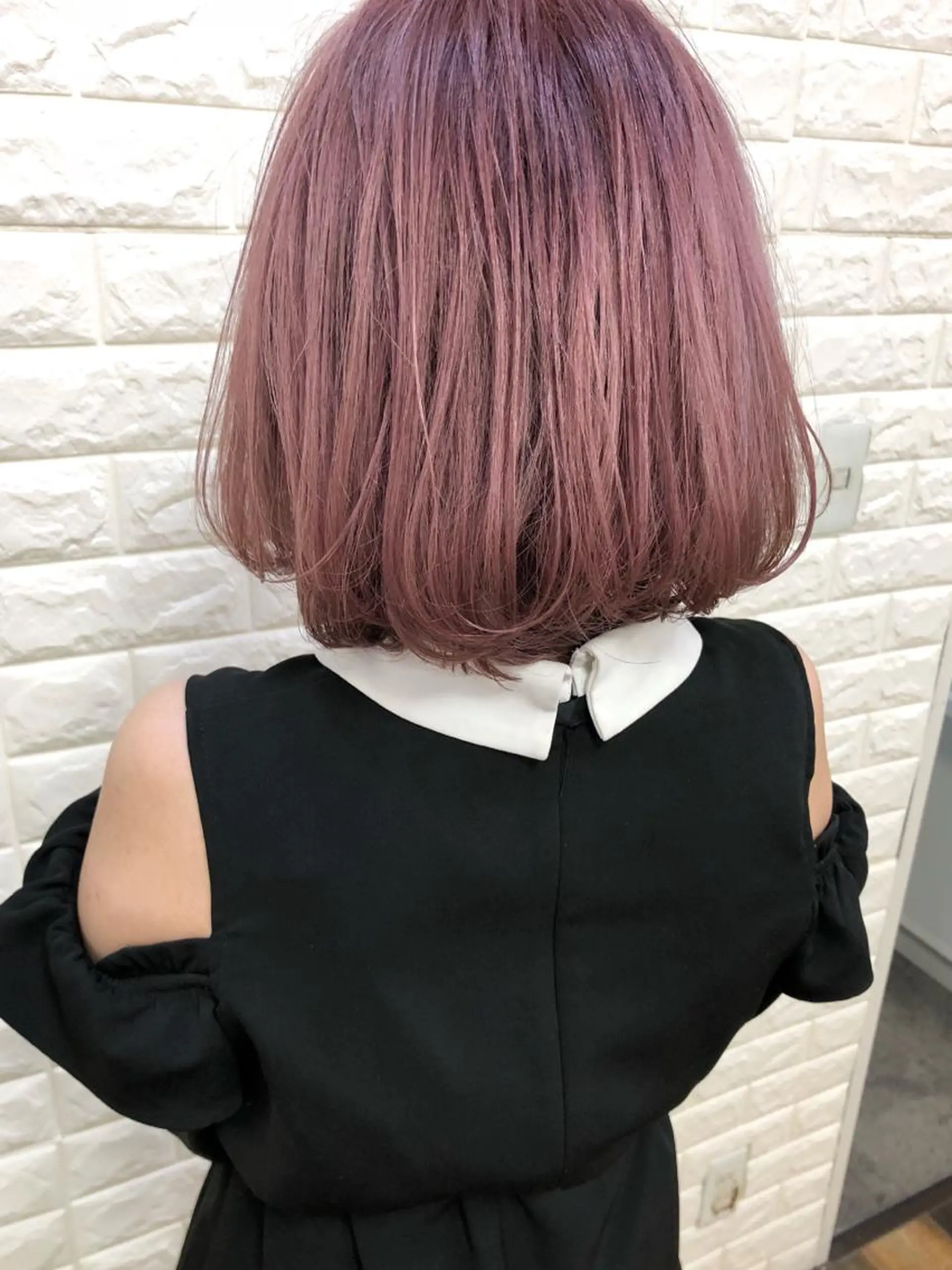 ミディアム カラー ブリーチ ケアブリーチ ピンクカラー ヘアカラー トリートメント famille所属・famille ファミーユのヘアスタイル