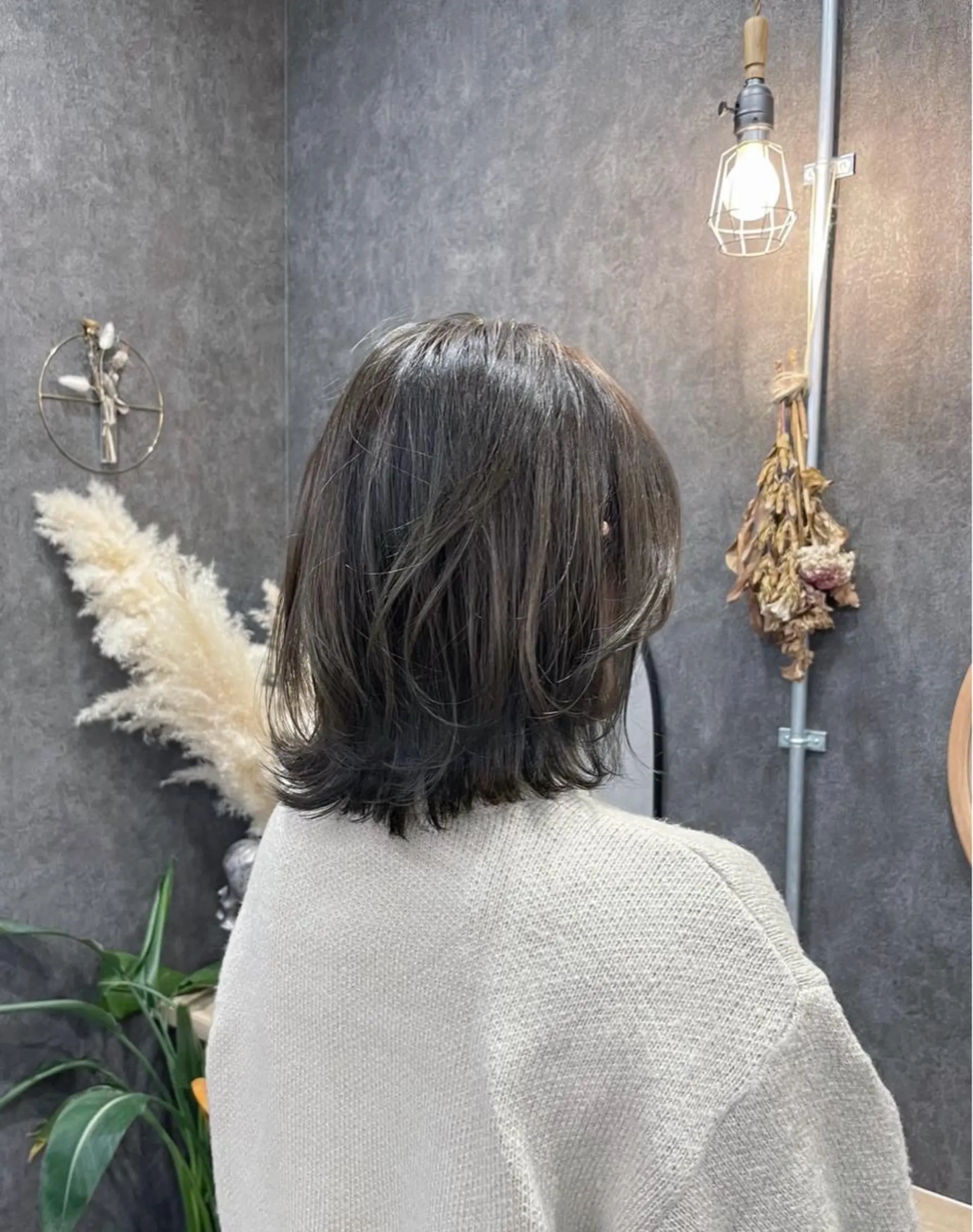 ミディアム カラー グレージュ オリーブグレージュ オリーブグレー いなみね はるきのヘアスタイル