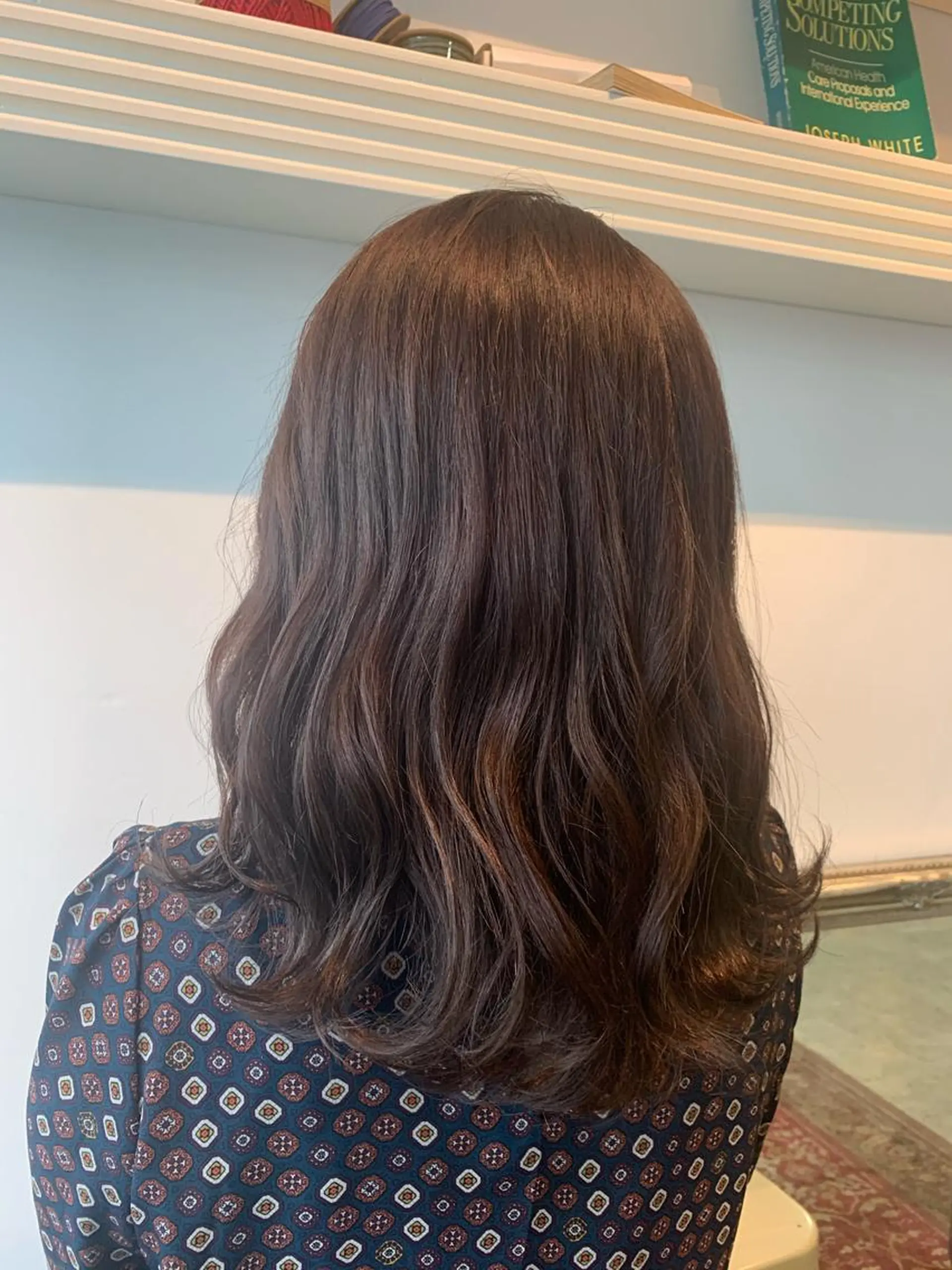 ミディアム ラベンダーベージュ カット ヘアカラー トリートメント ヘッドスパ ヘアセット 山口 竣也のヘアスタイル