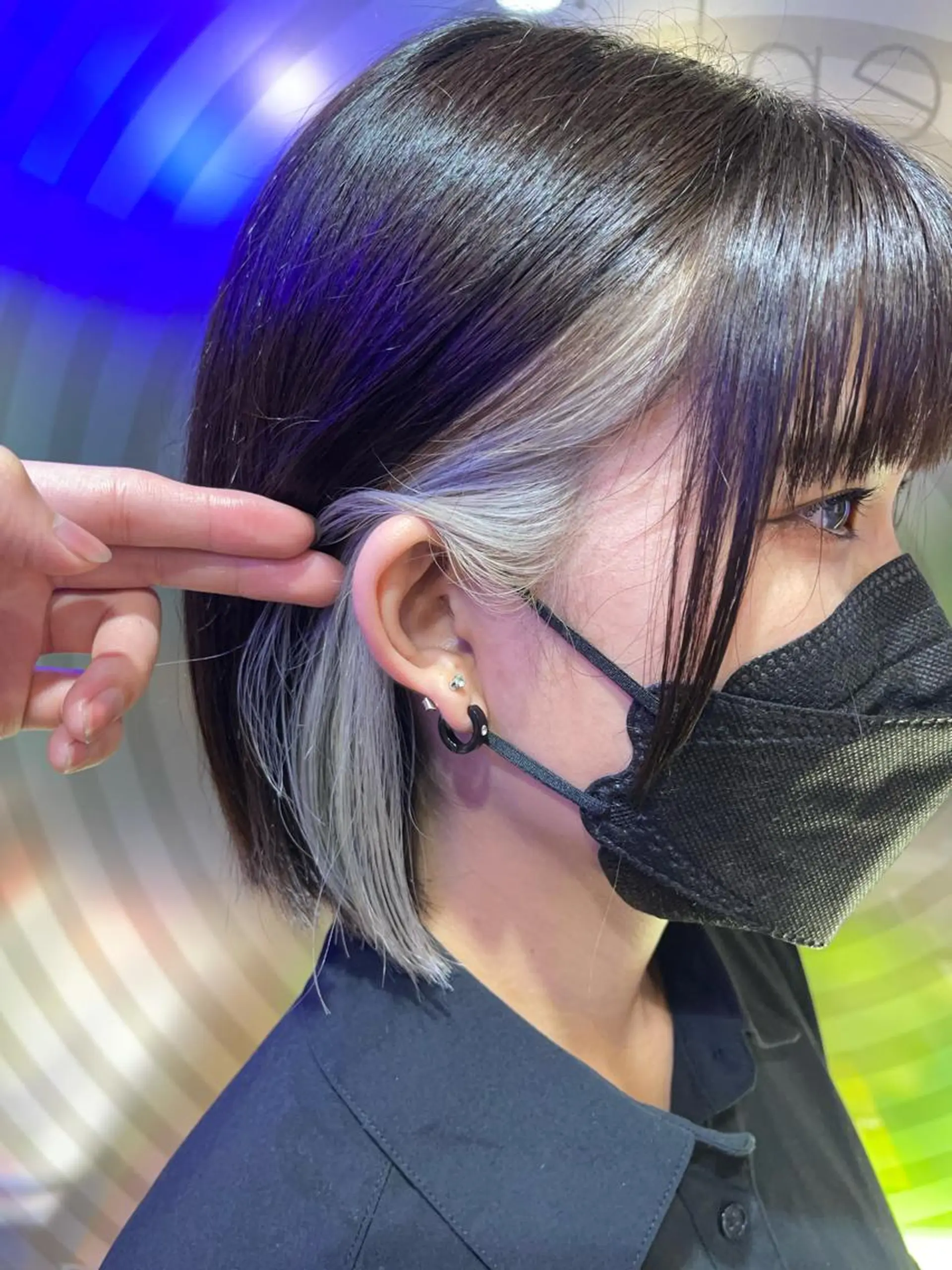 ミディアム カラー ブリーチ イヤリングカラー シルバー ホワイトシルバー カット ヘアカラー トリートメント ヘアセット 社内1メンズ担当✨ 毛流れパーマ鈴木瑛也のヘアスタイル