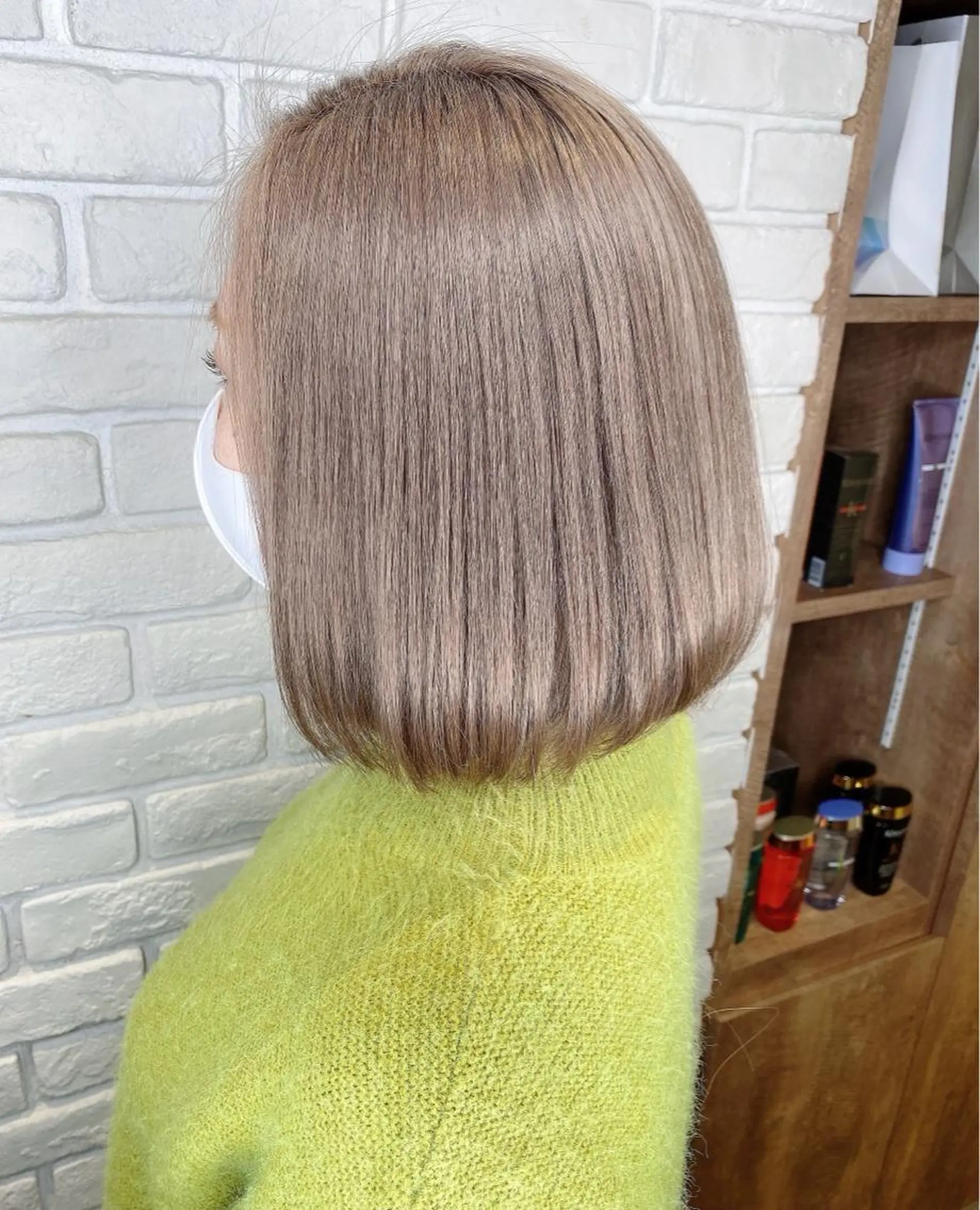 ミディアム カラー グレージュ ミルクティーグレージュ 森本 笑のヘアスタイル