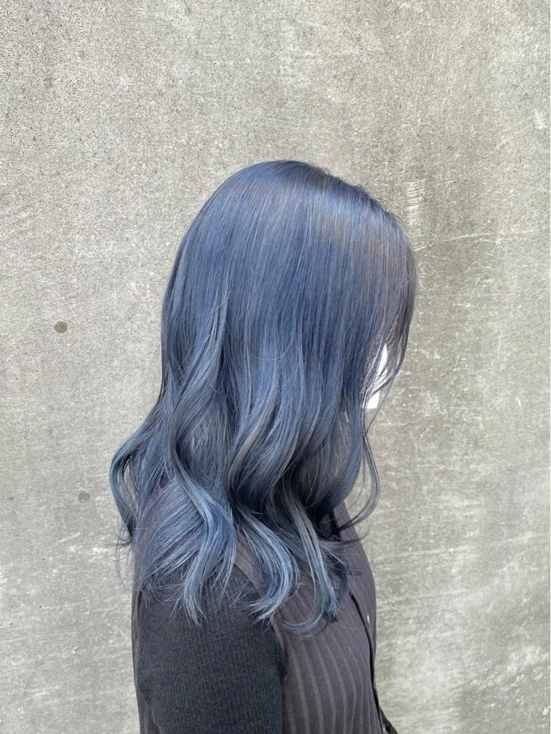 ロング カラー ブルーカラー motel所属・モデルや芸能人も通う ✨マンツーマンサロンのヘアスタイル