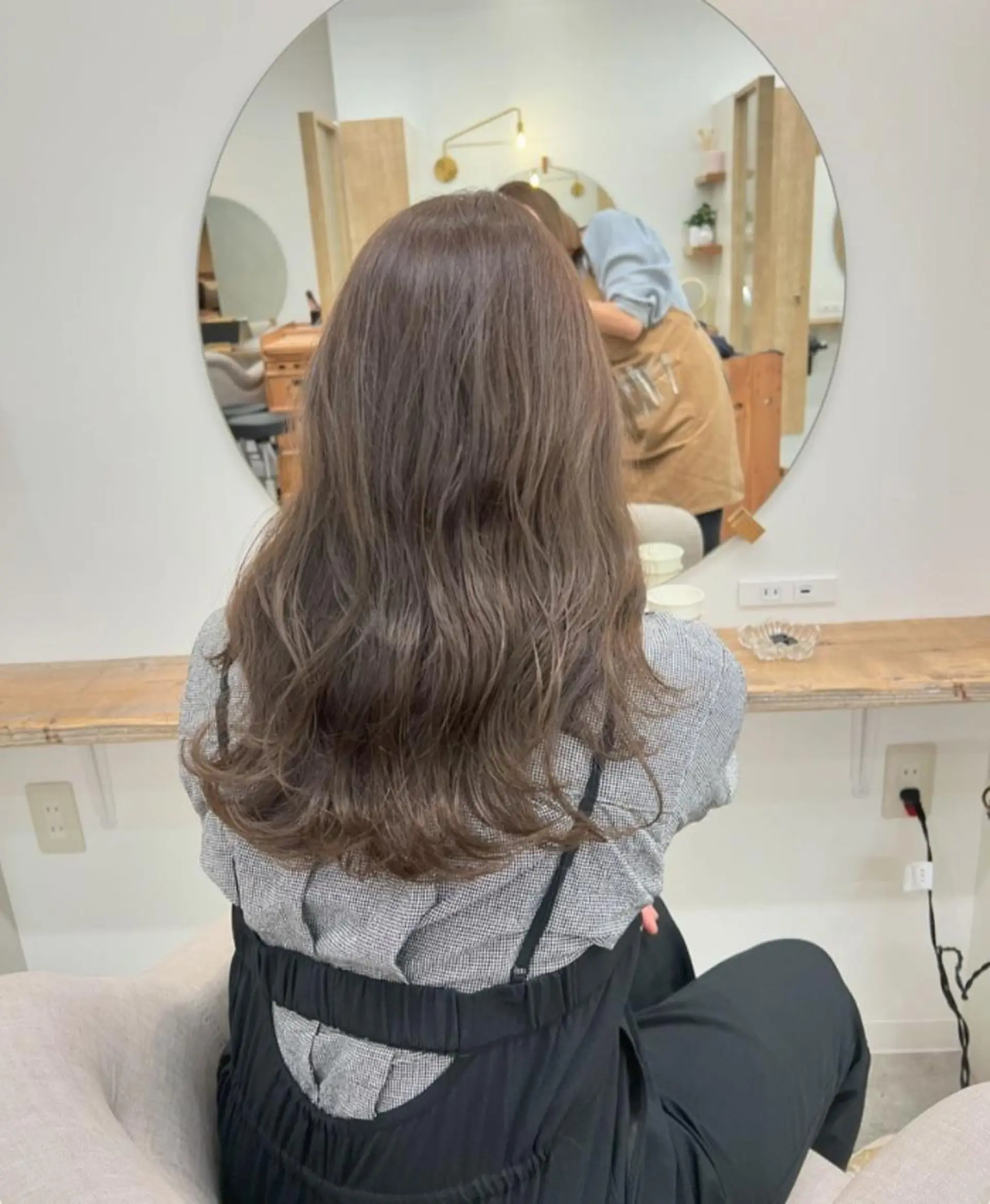 ロング カラー ベージュカラー 透明感カラー オリーブベージュ Seina セイナのヘアスタイル