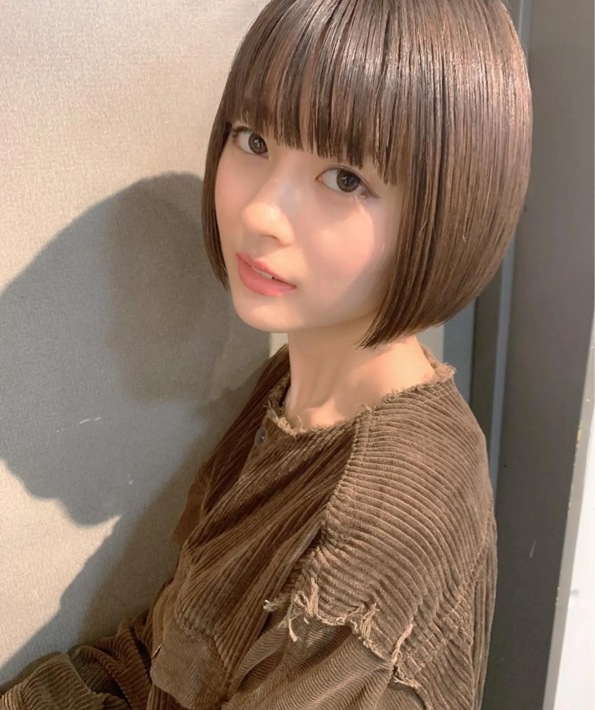 ショート カラー ショコラグレージュ グレージュ 古賀 侑磨のヘアスタイル