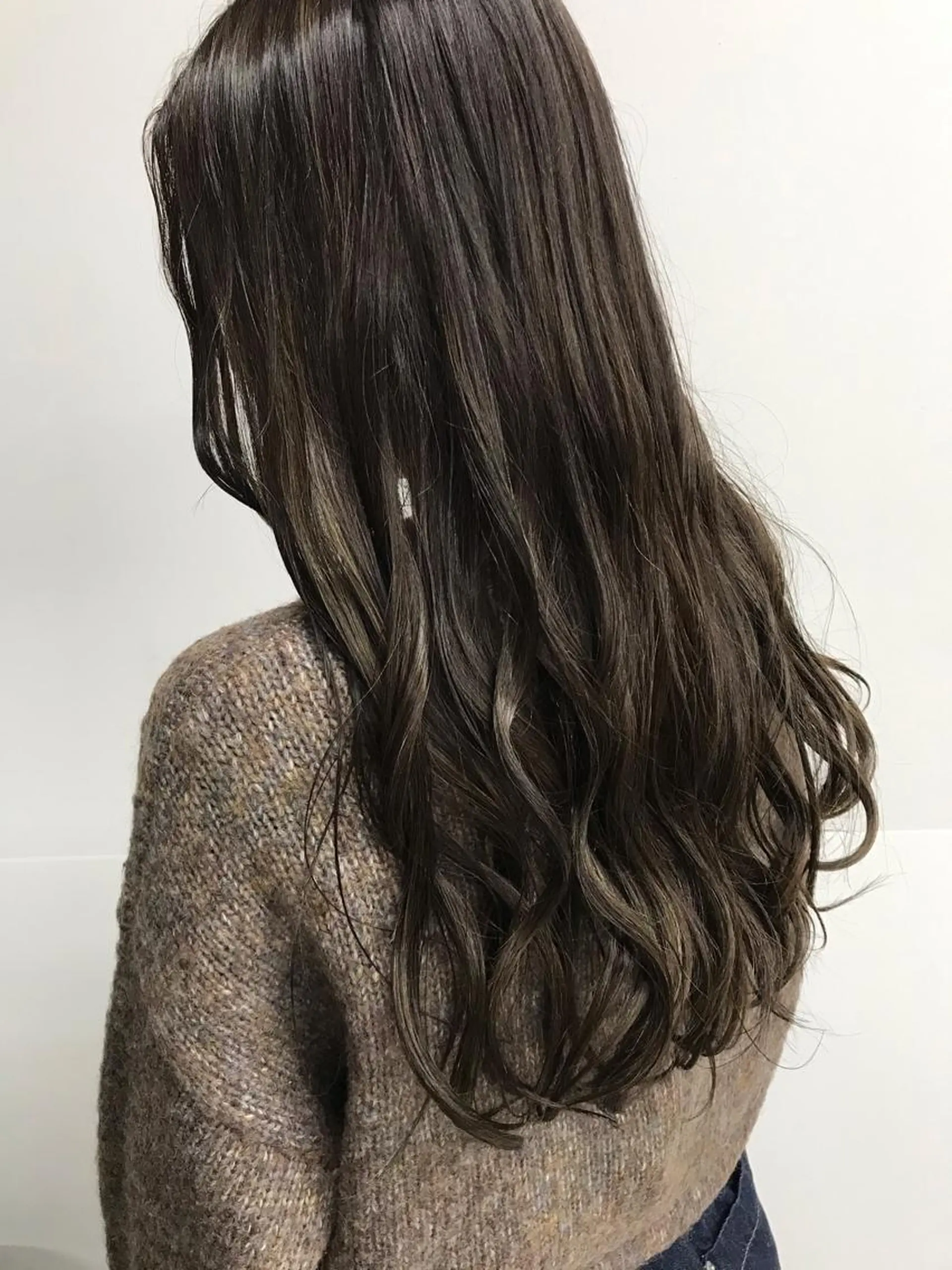 ロング 横山 奈央のヘアスタイル