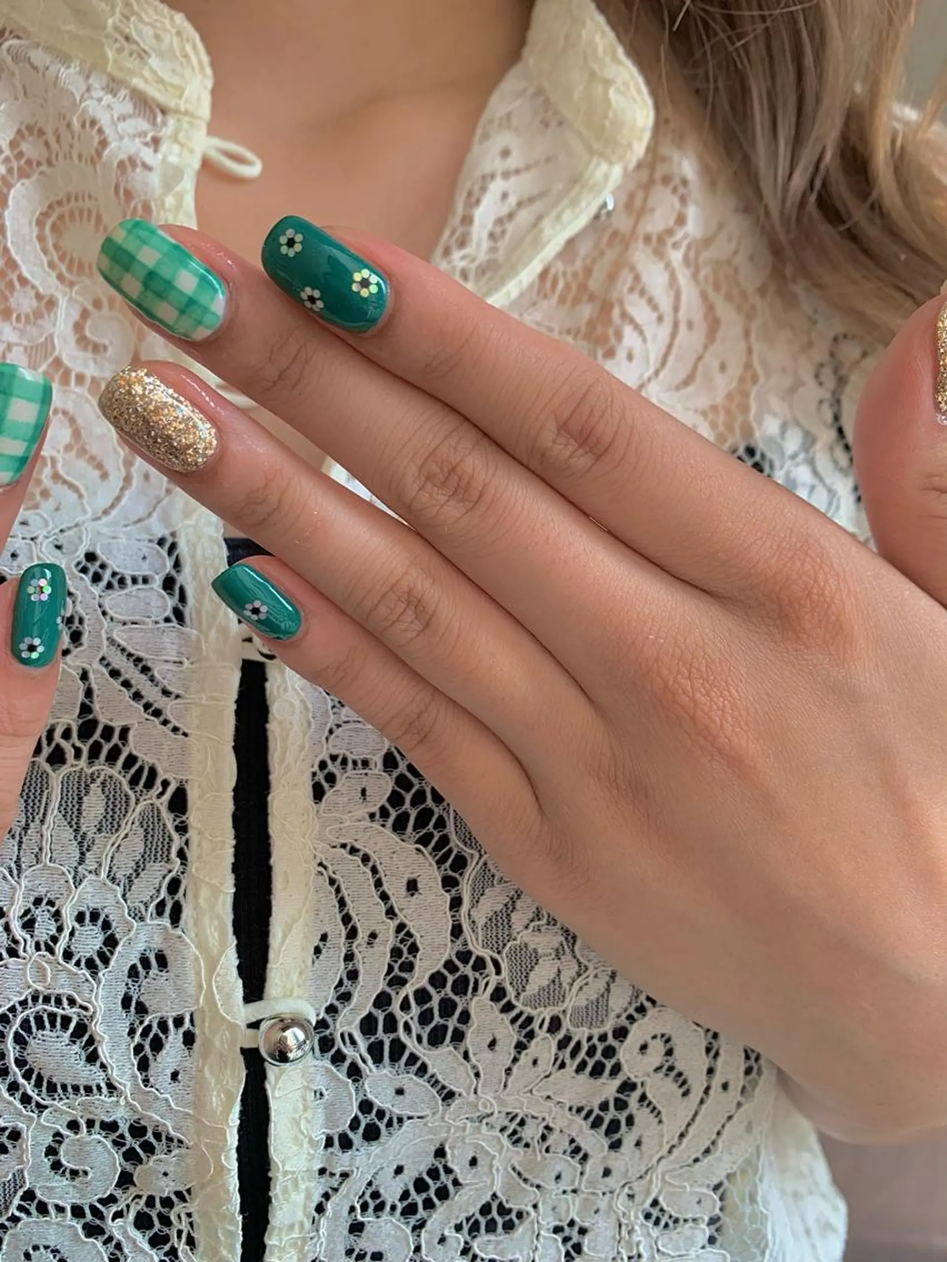 ミディアム ハンドネイル ハンドケア Kono Nanamiのネイルデザイン