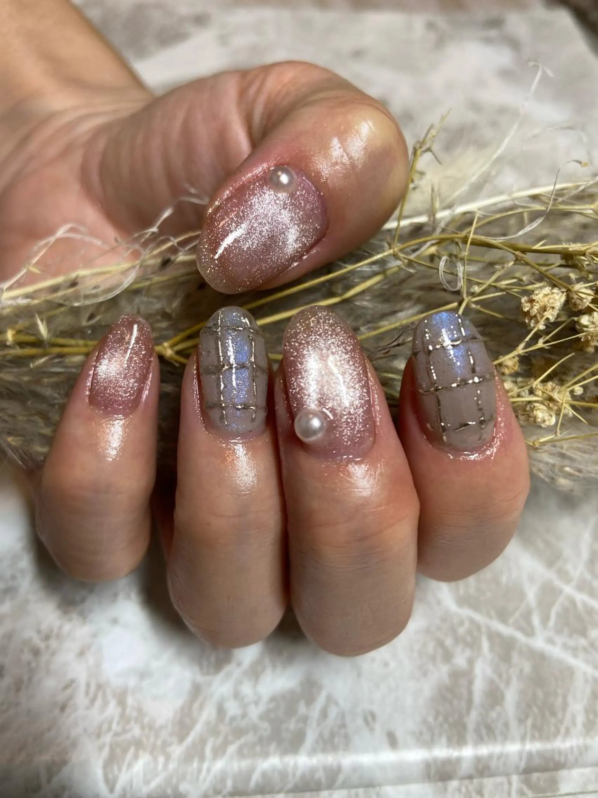 ミディアム ネイル キラキラネイル マグネットネイル ミラーネイル ネイルサロン ステラのネイルデザイン