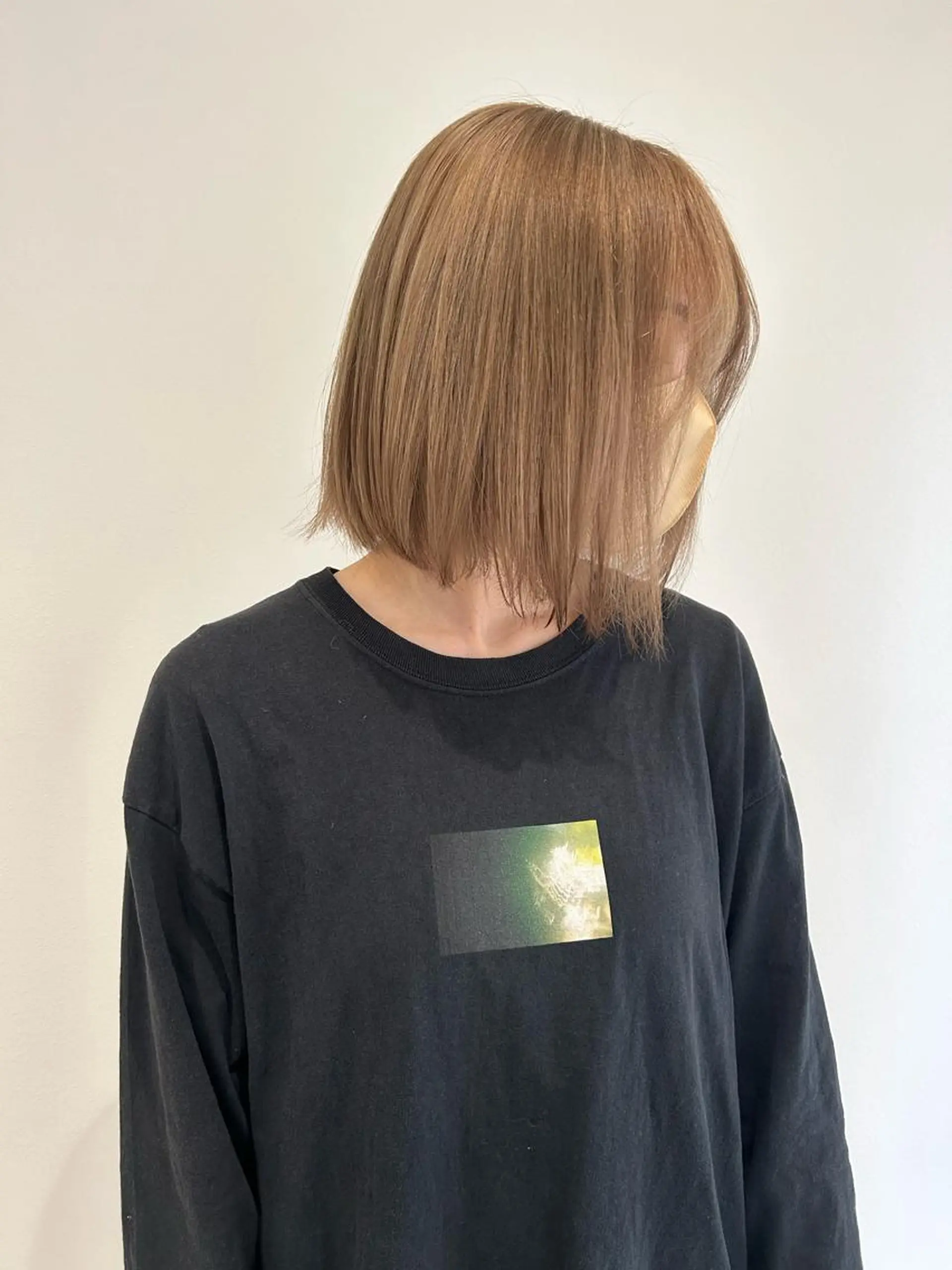 ミディアム カラー ブリーチ グレージュ ハイトーンカラー カット ヘアカラー トリートメント 青木 光太朗のヘアスタイル