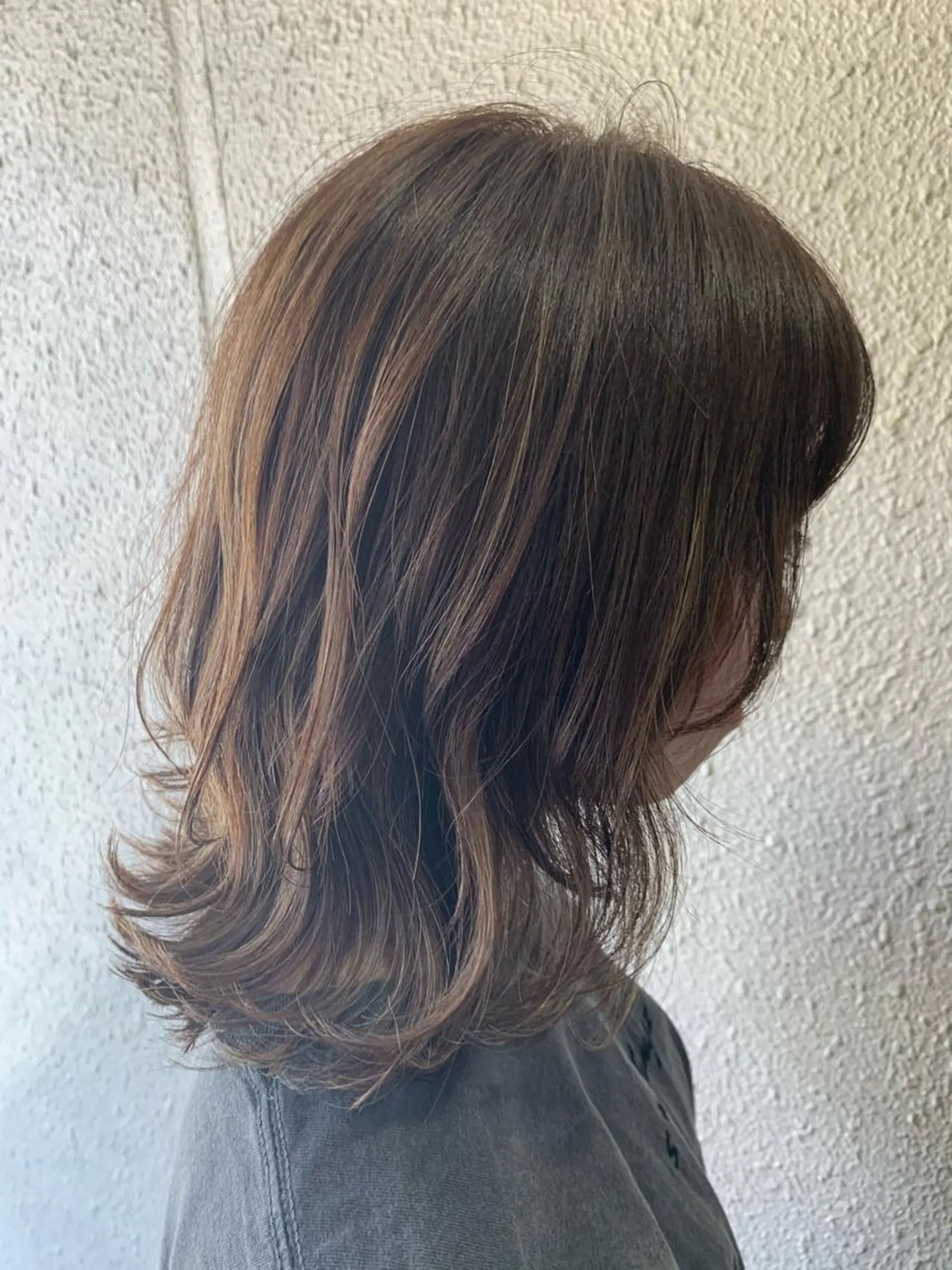 ミディアム カラー ベージュカラー レイヤーカット ヘアカラー トリートメント サダハルカ ｜chouetteのヘアスタイル