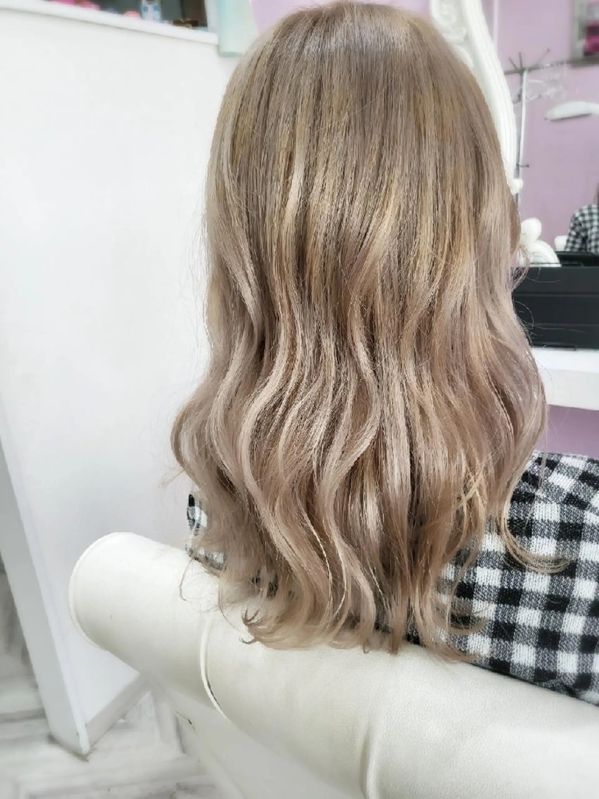 セミロング カラー ヘアアレンジ ベージュカラー ホワイトベージュ ナカシマ  アユミのヘアスタイル