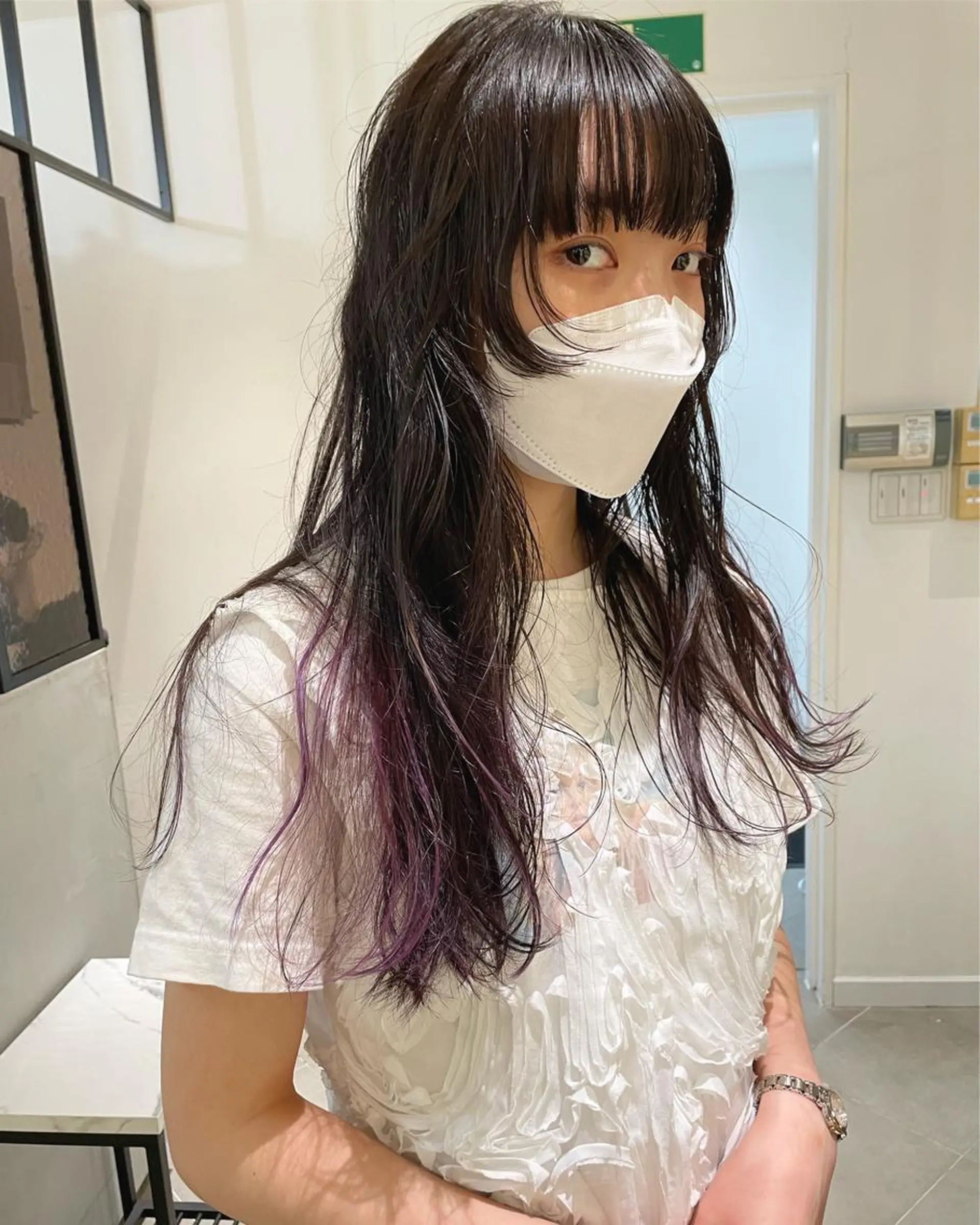 ロング カラー ブリーチ ハイライトカラー ハイライト カット ヘアカラー トリートメント Loom.所属・村上雅人 ナチュラルモードのヘアスタイル