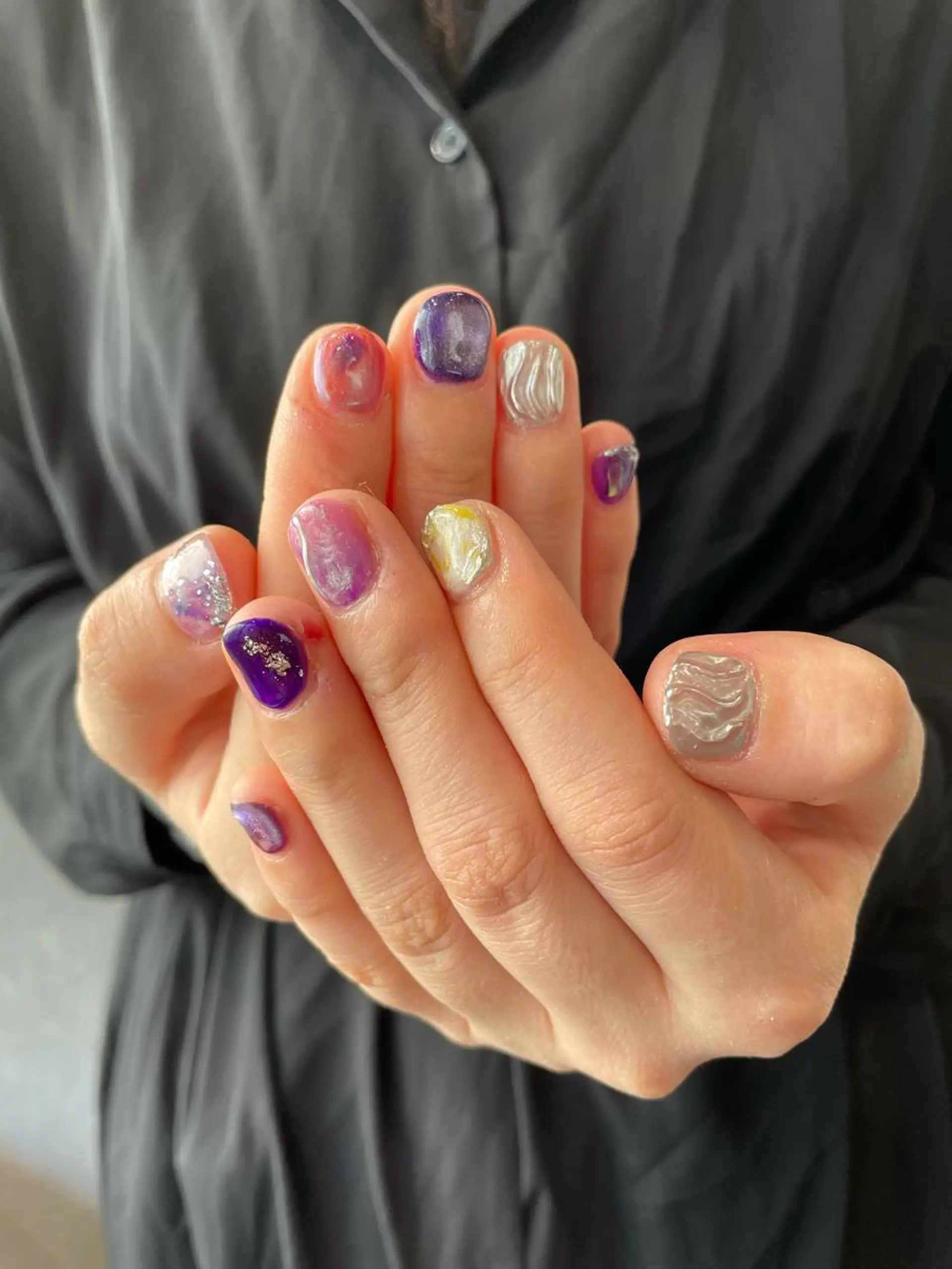 ネイル ニュアンスネイル パープル ハンドネイル ナチュラル透明感🌱 小山美樹子のヘアスタイル