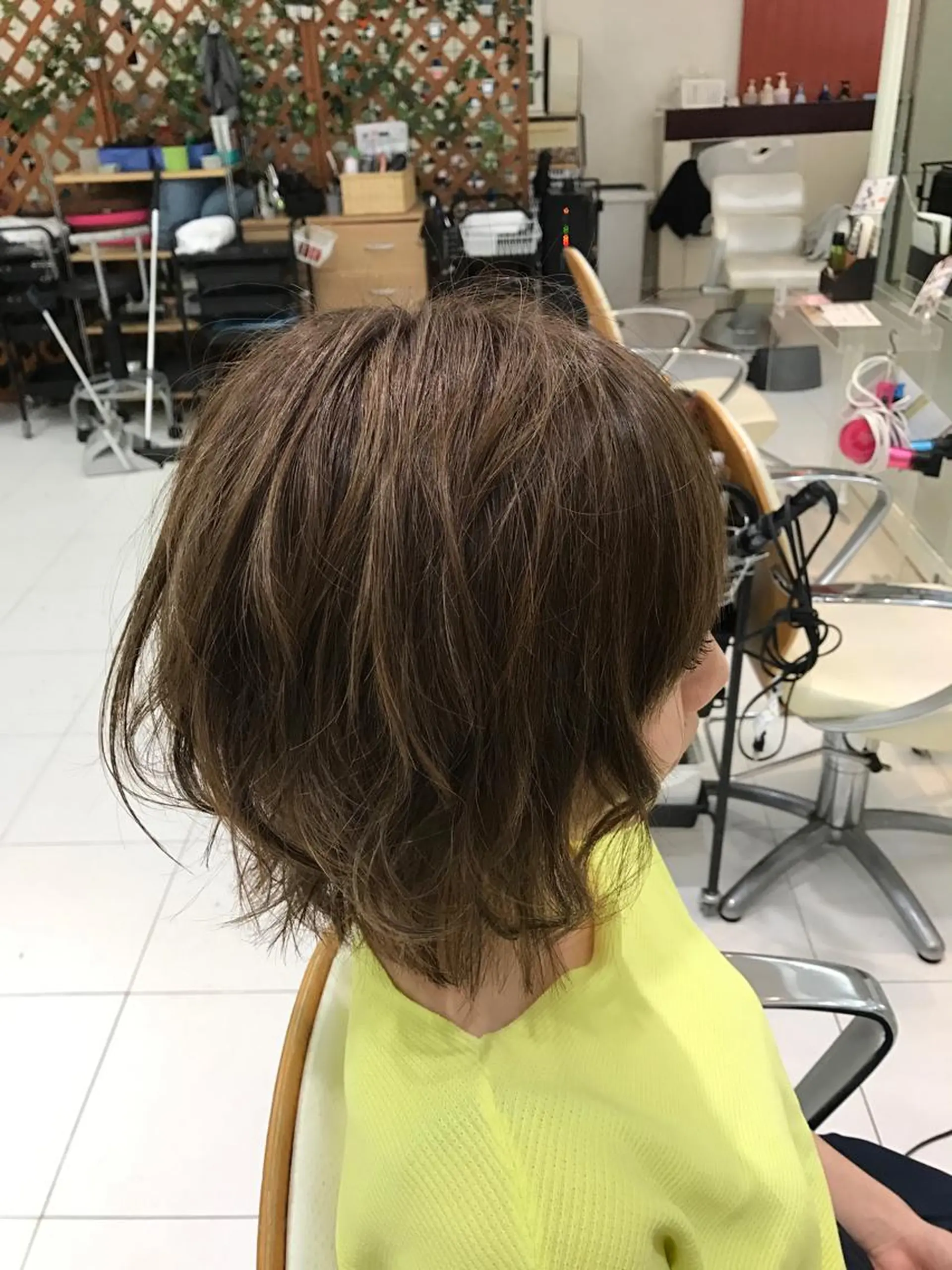 ショート カラー グレージュ ハイライトカラー ハイライト D.log 大和西大寺店所属・川崎 雅大のヘアスタイル