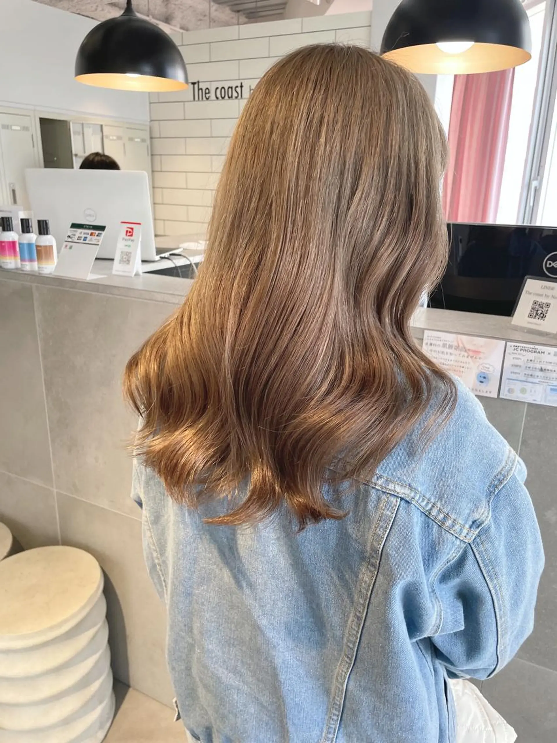セミロング カラー ベージュカラー ミルクティーベージュ カット ヘアカラー トリートメント レイヤー/髪質改善カ ラ-🤍津田奈々美‎のヘアスタイル