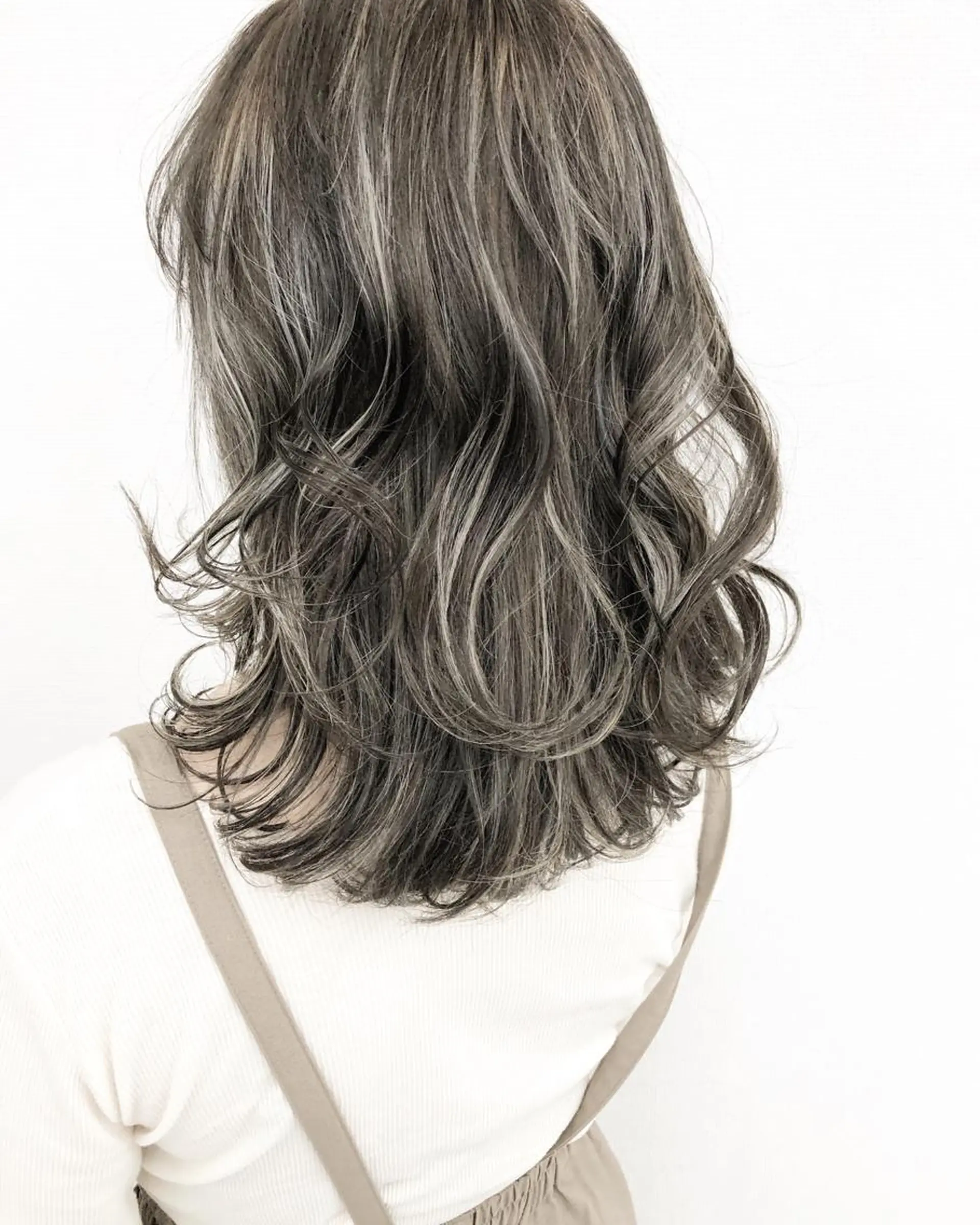 ミディアム ヘアカラー トリートメント ミルクティーカラー 🌈店長クボのヘアスタイル