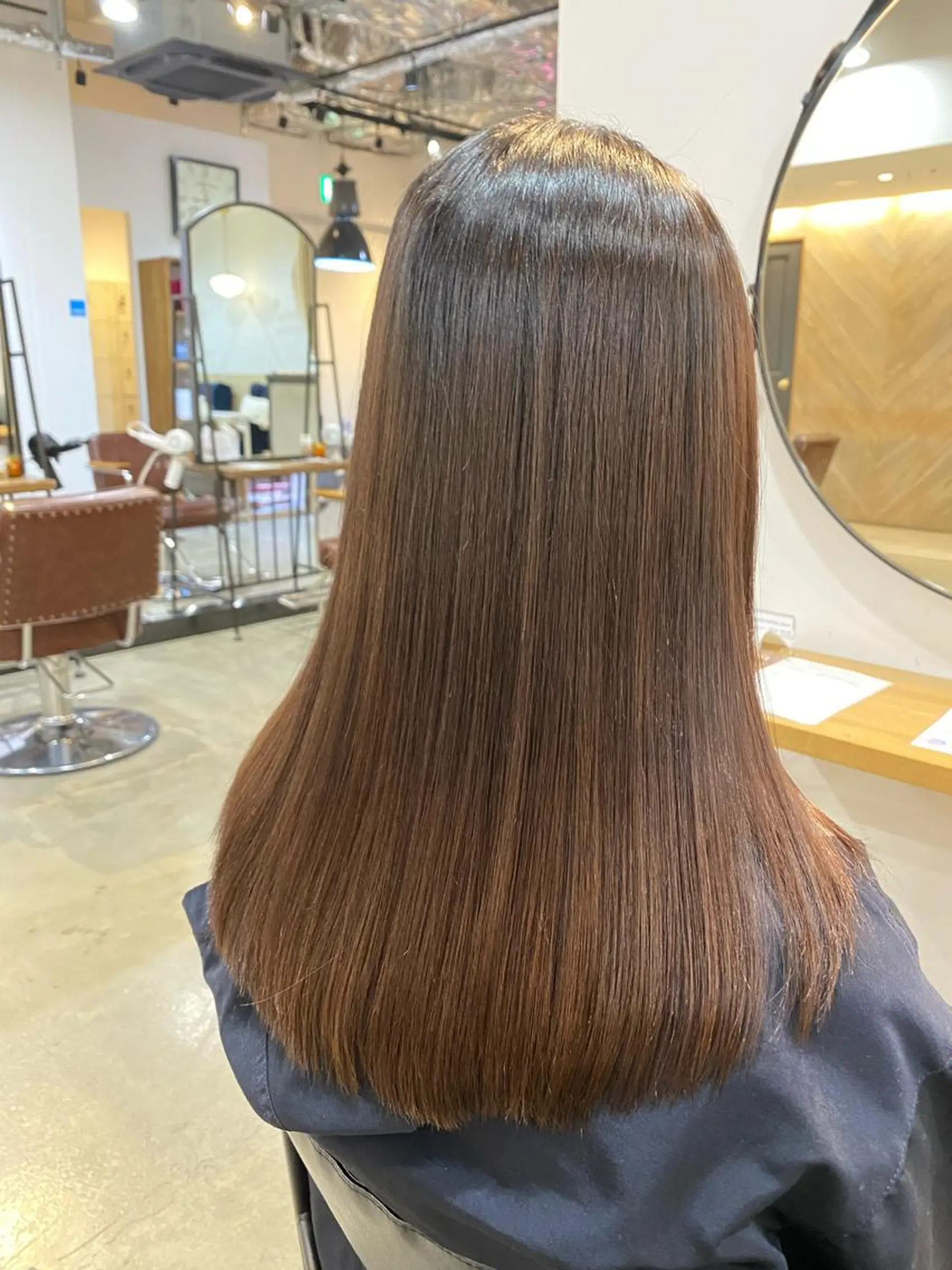セミロング カット ヘアカラー 縮毛矯正 トリートメント lolonois梅田 髪質改善✨愛一郎のヘアスタイル