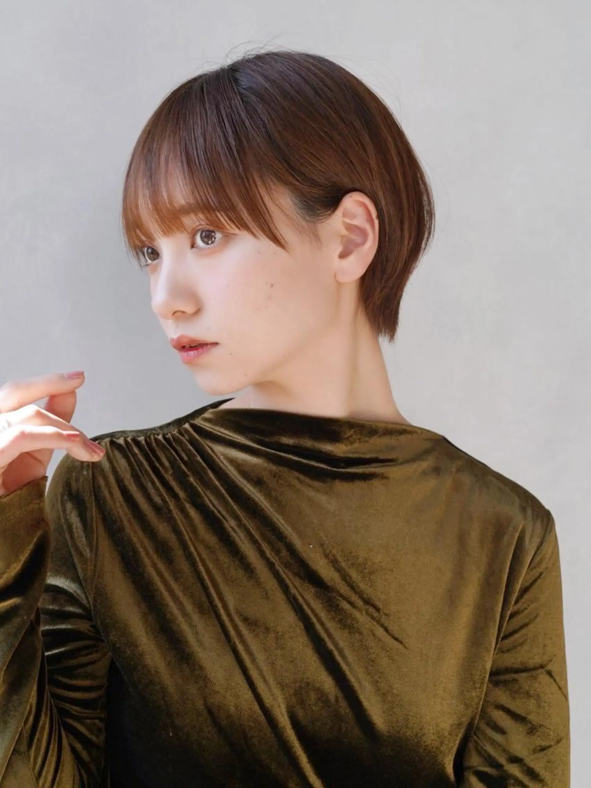 カラー ショート ベージュカラー くびれヘア レイヤーカット カット ヘアカラー トリートメント ITby ALBUM 北千住店のヘアスタイル