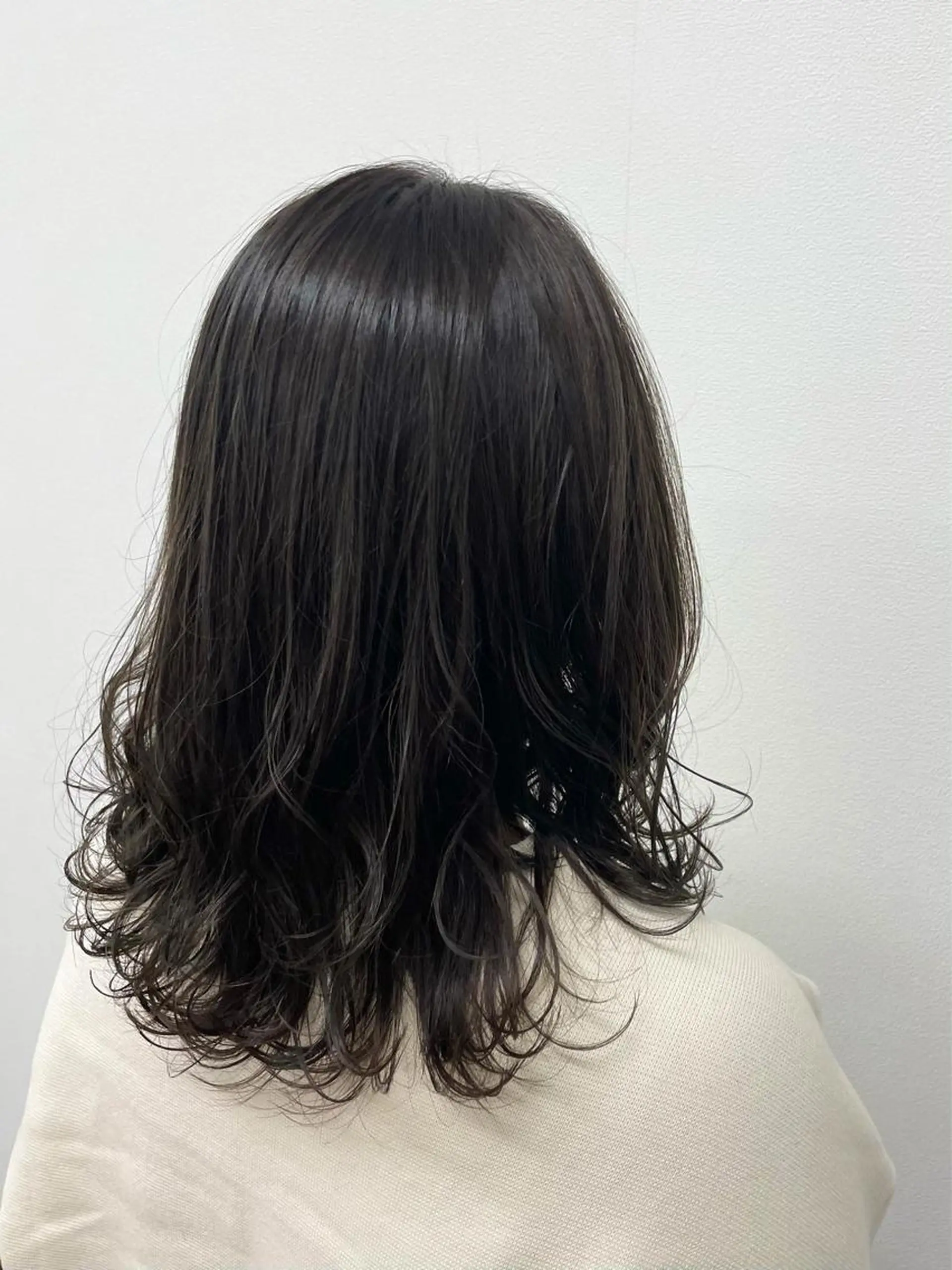 セミロング 小林 愛花のヘアスタイル