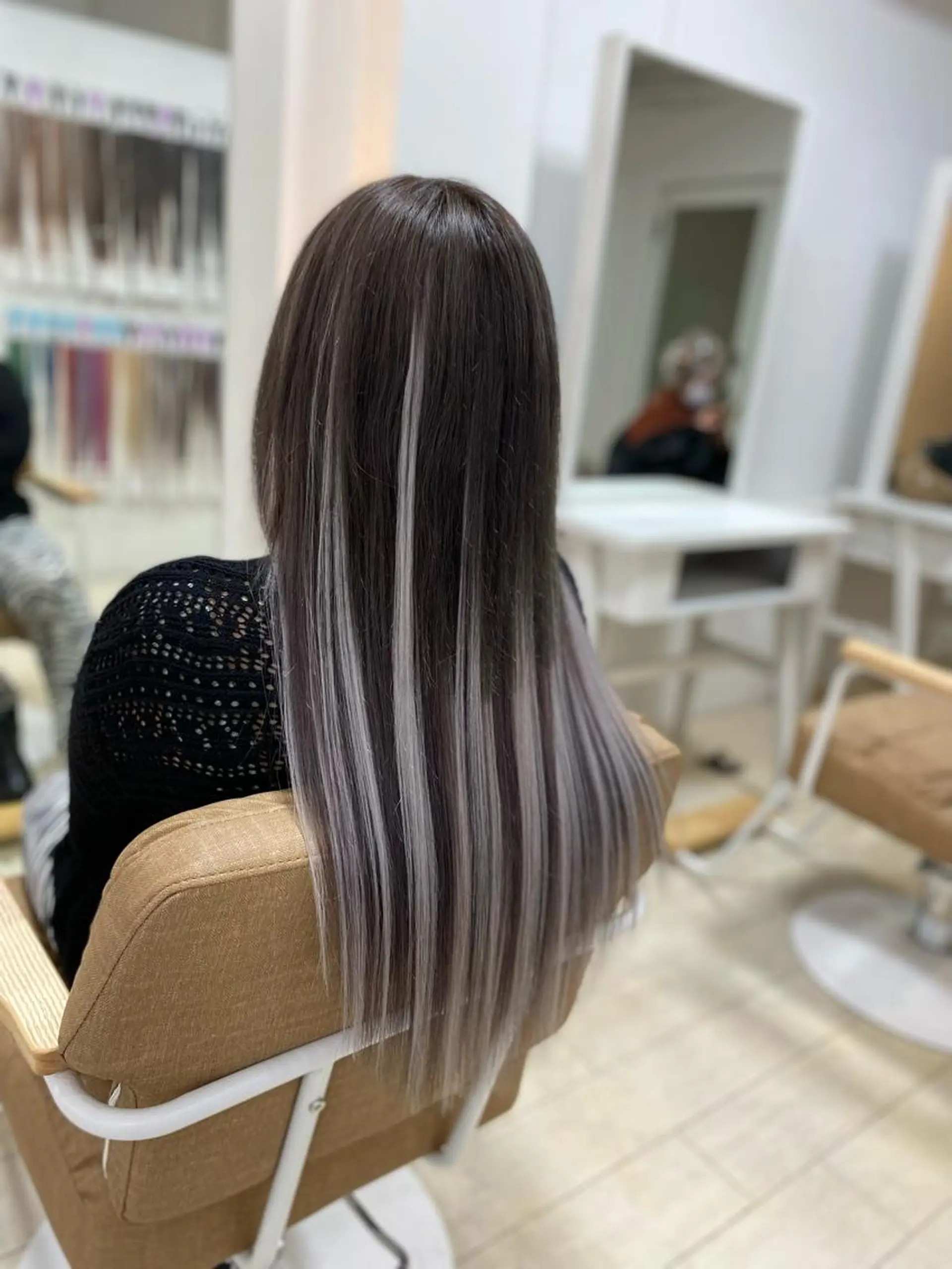 ミディアム カラー パーマ ヘアアレンジ メンズ キッズ ネイル マツエク・マツパ アイブロウ ブリーチ特化型✂️ ハイトーンカラー👨のヘアスタイル