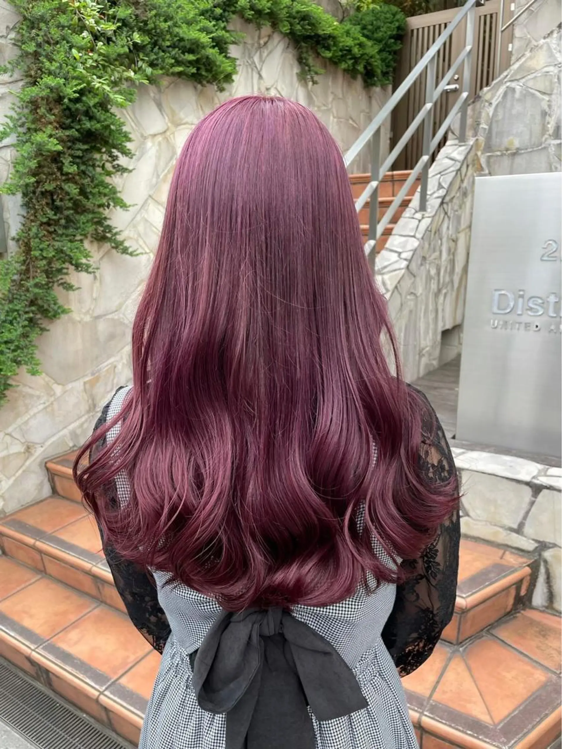 ロング カラー ヘアアレンジ アッシュ アッシュグレー アッシュグレージュ バレイヤージュ ミストバング Bob&ハイトーン 専門家CHIHIROのヘアスタイル