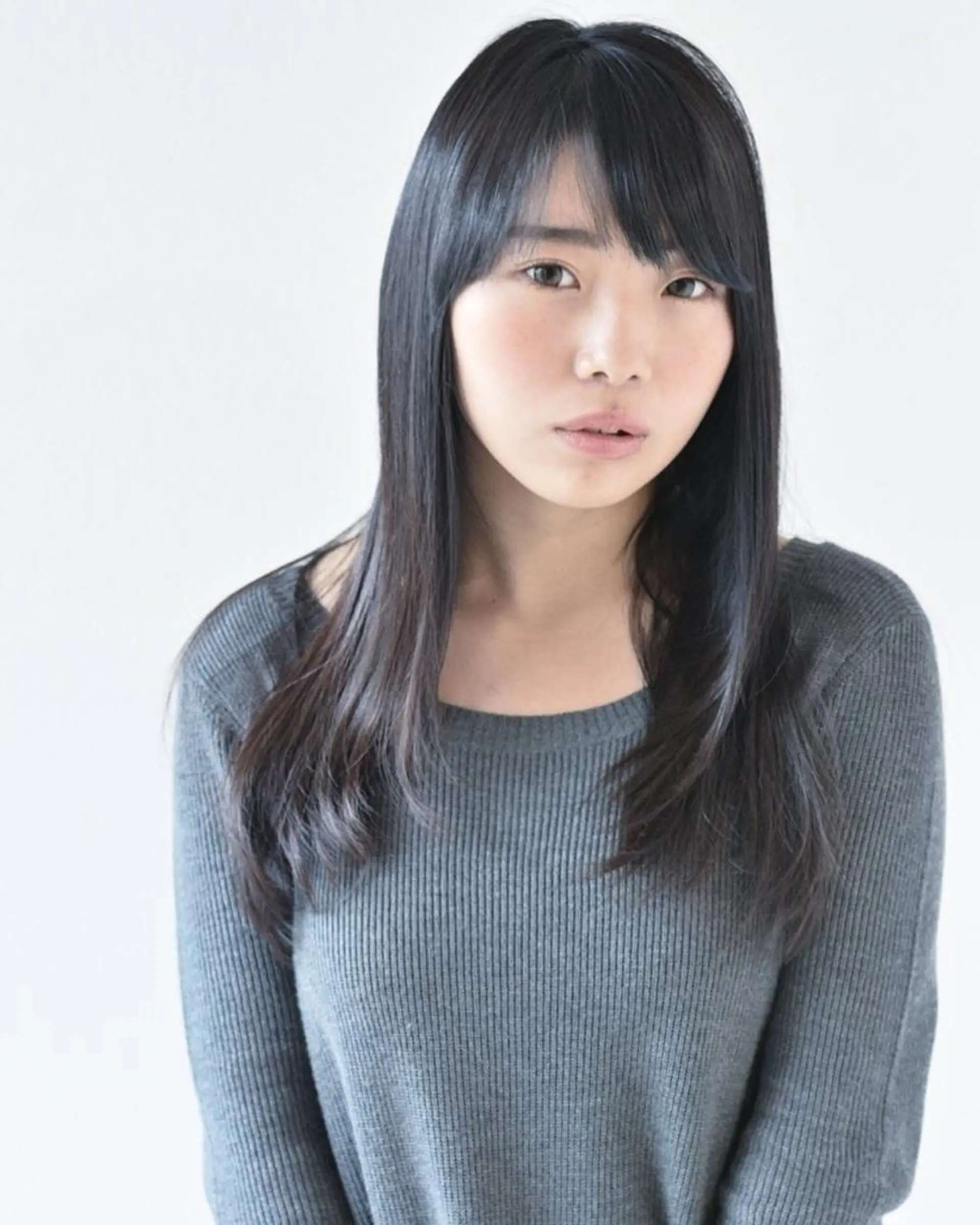 セミロング カラー アッシュ ダークアッシュ KIZU 髪質改善 オカルト怪談のヘアスタイル