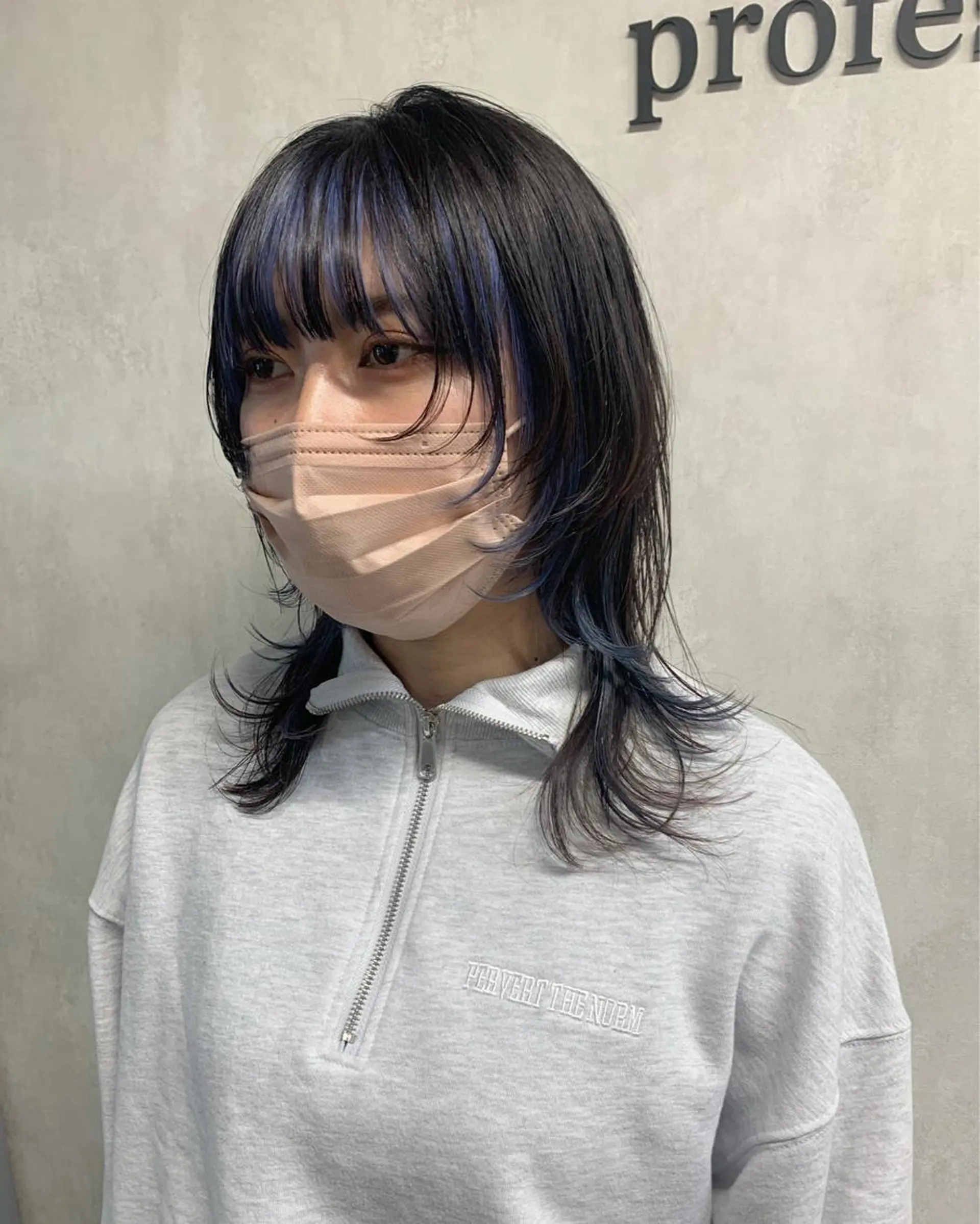 セミロング ブリーチ/ウルフ ハッシュカット/石山のヘアスタイル