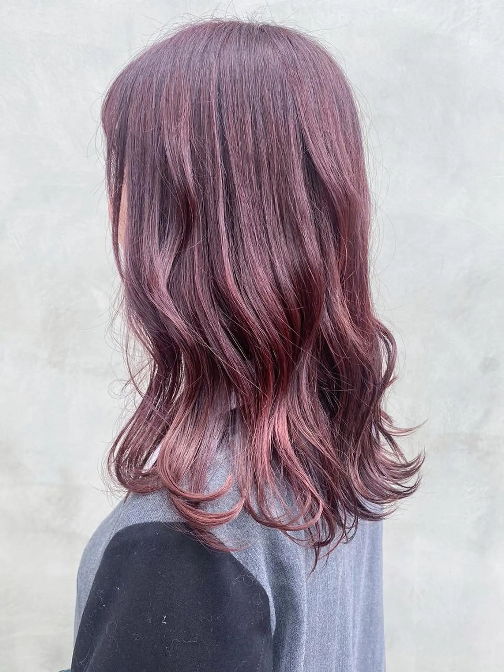 カラー セミロング ピンクカラー カット ヘアカラー トリートメント ITby ALBUM 北千住店のヘアスタイル