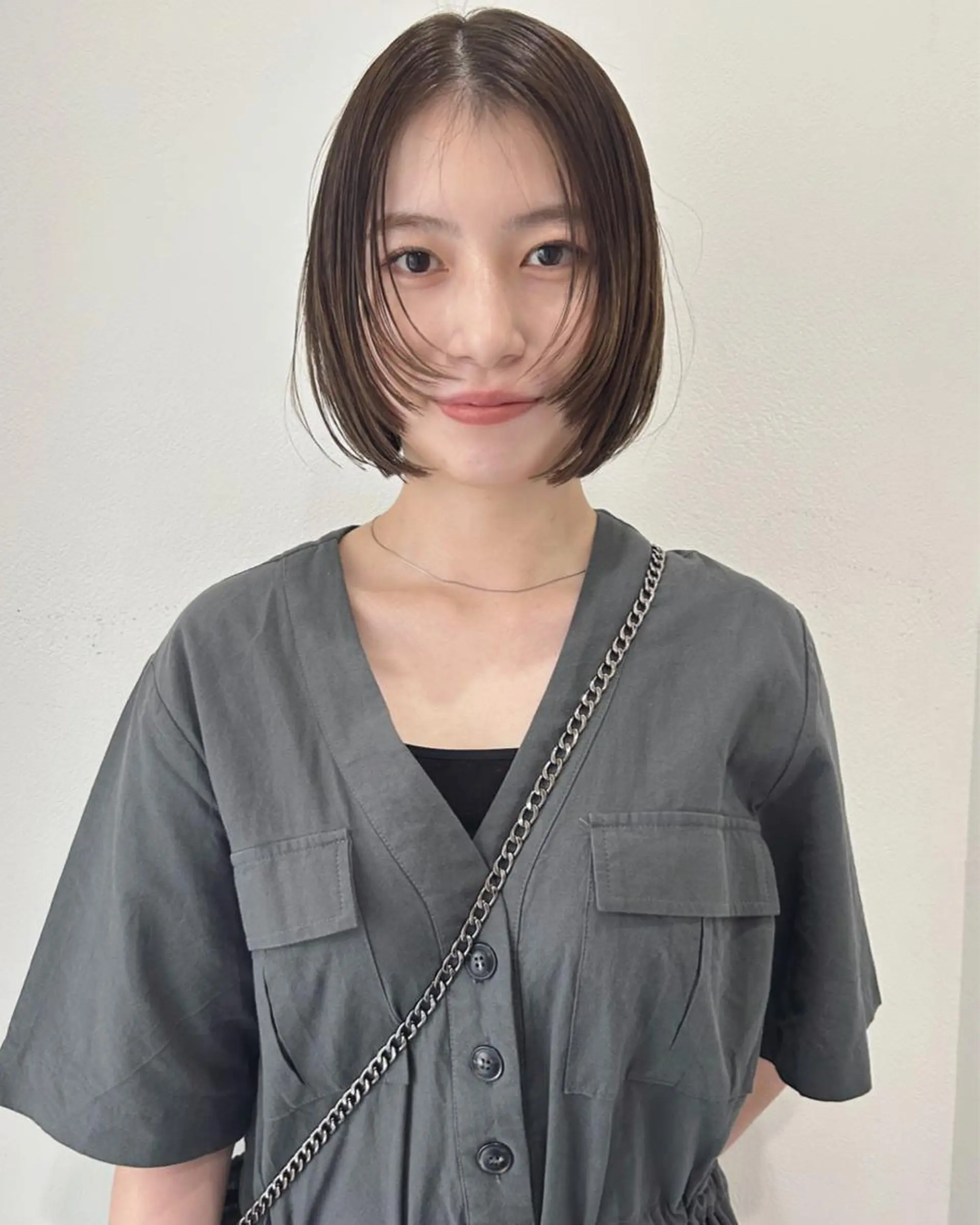 ショート カラー ボブ カット ヘアカラー トリートメント Loom.所属・村上雅人 ナチュラルモードのヘアスタイル