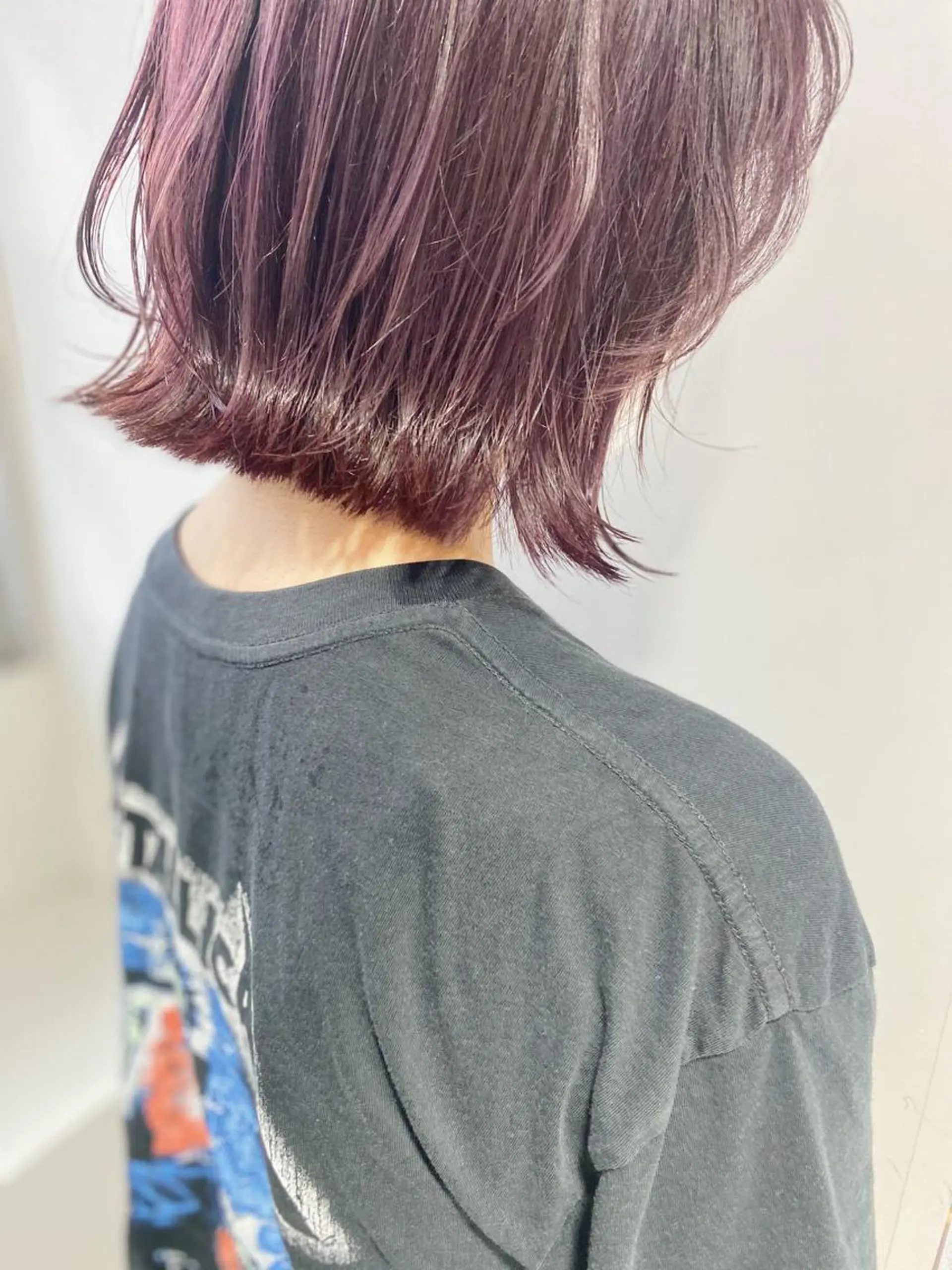 ショート カラー ラベンダーカラー 外ハネヘア カット ヘアカラー 新井 広之のヘアスタイル