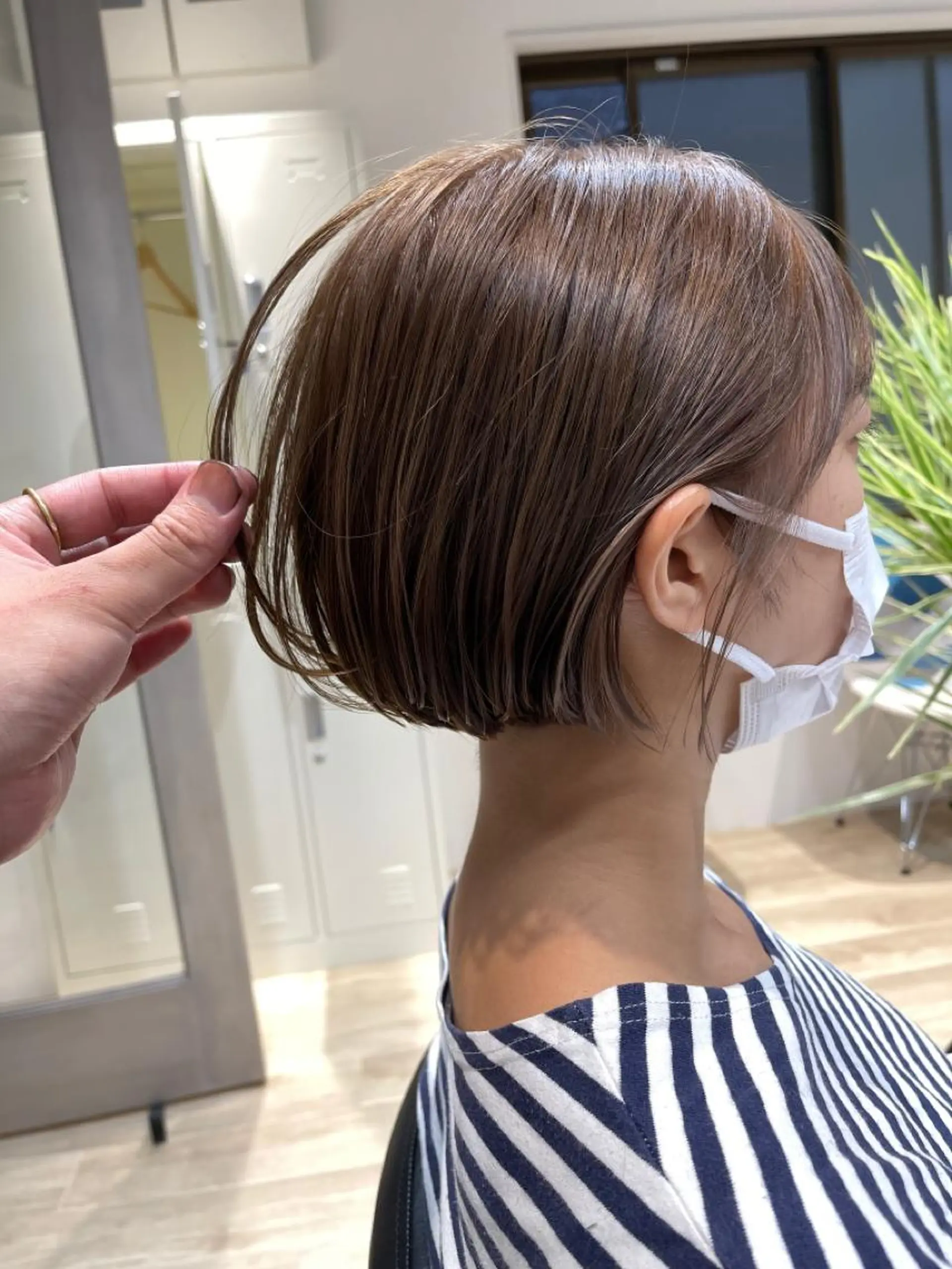 ショート カラー パーマ ヘアアレンジ ネイル マツエク・マツパ アイブロウ 前髪パーマ/割れ癖 /レイヤー/駅近のヘアスタイル