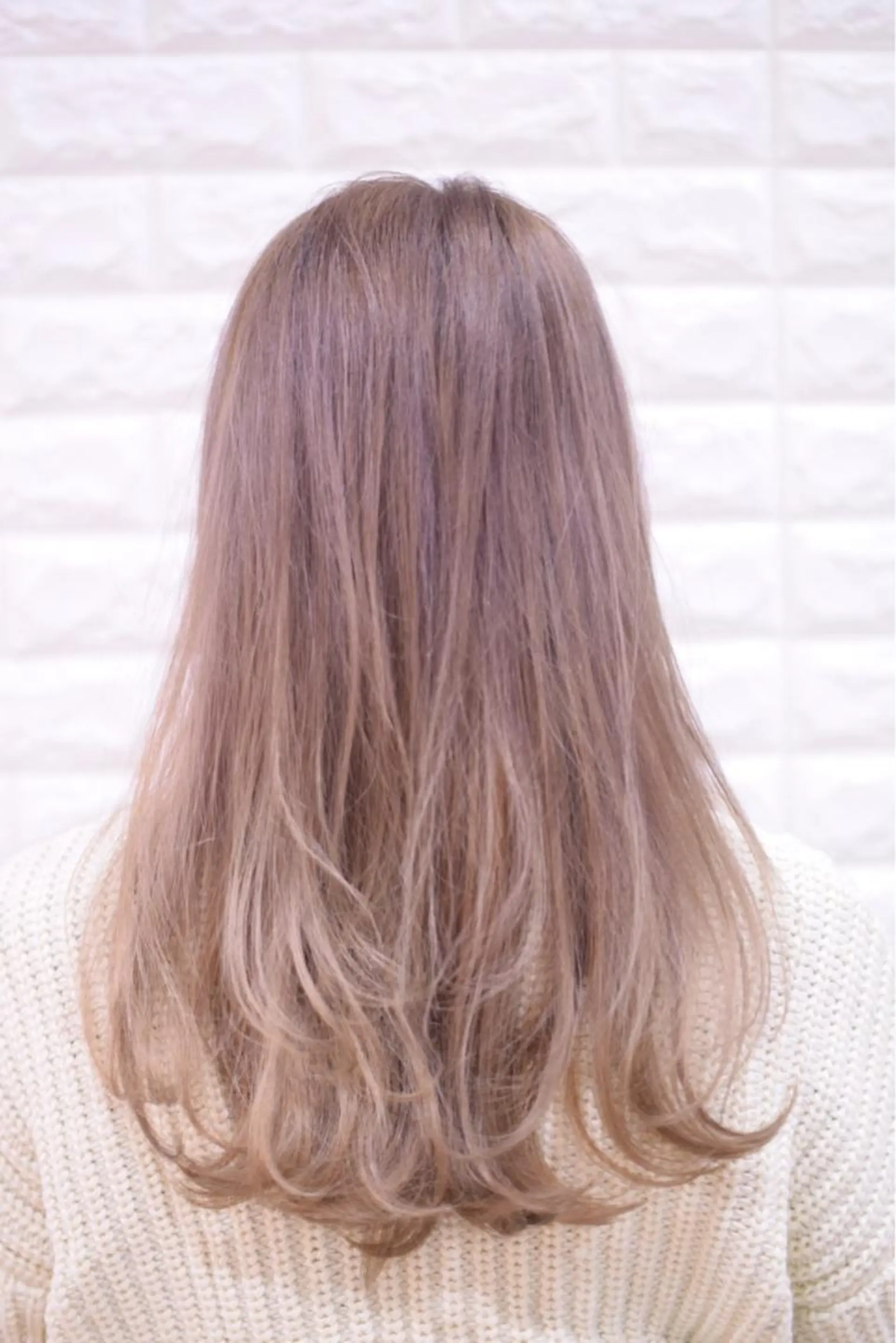 セミロング カラー ベージュカラー ホワイトベージュ ハイトーンカラー RYUのヘアスタイル