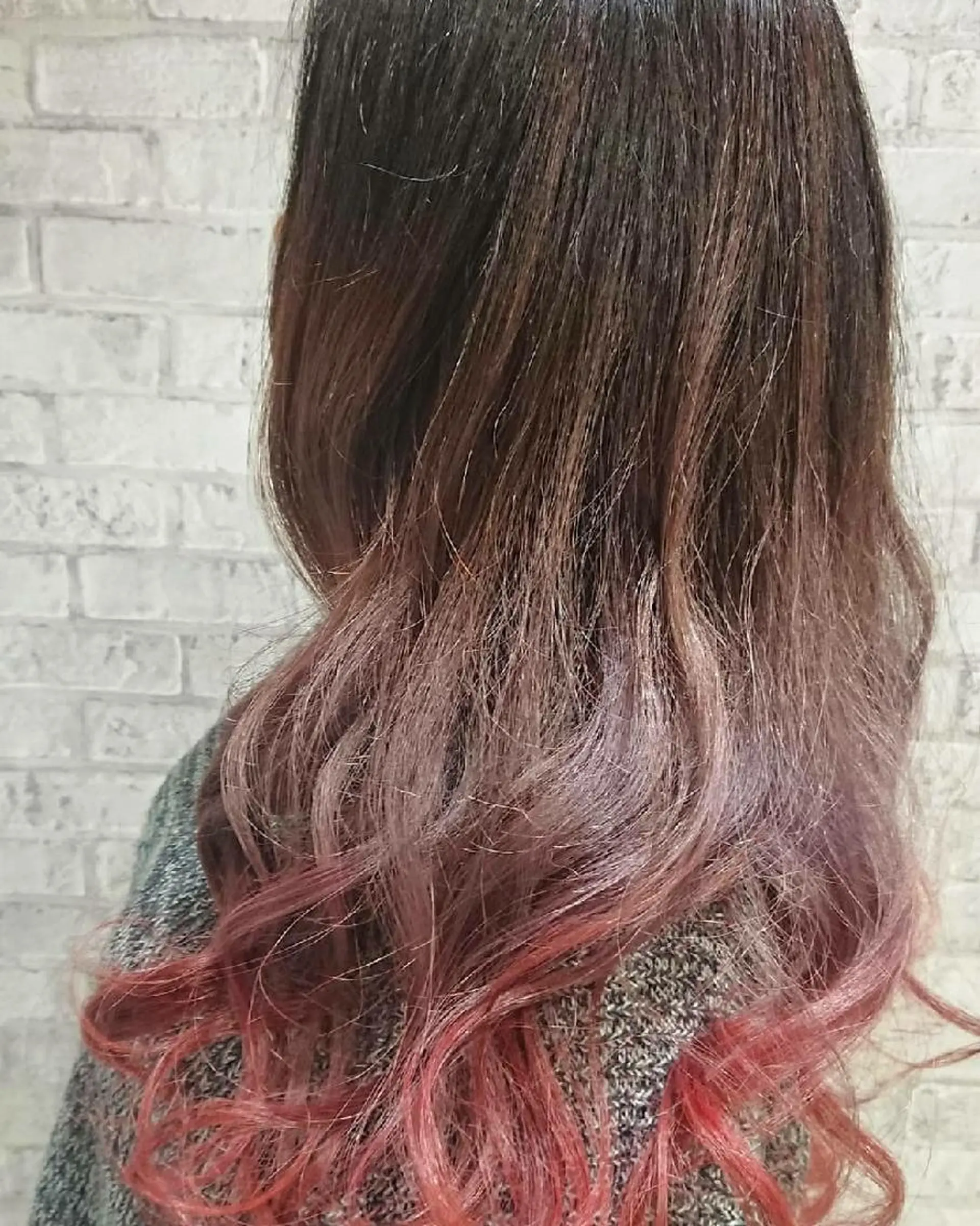 ロング カラー グラデーションカラー バイオレットカラー ヘアカラー トリートメント 秋山 幸太のヘアスタイル