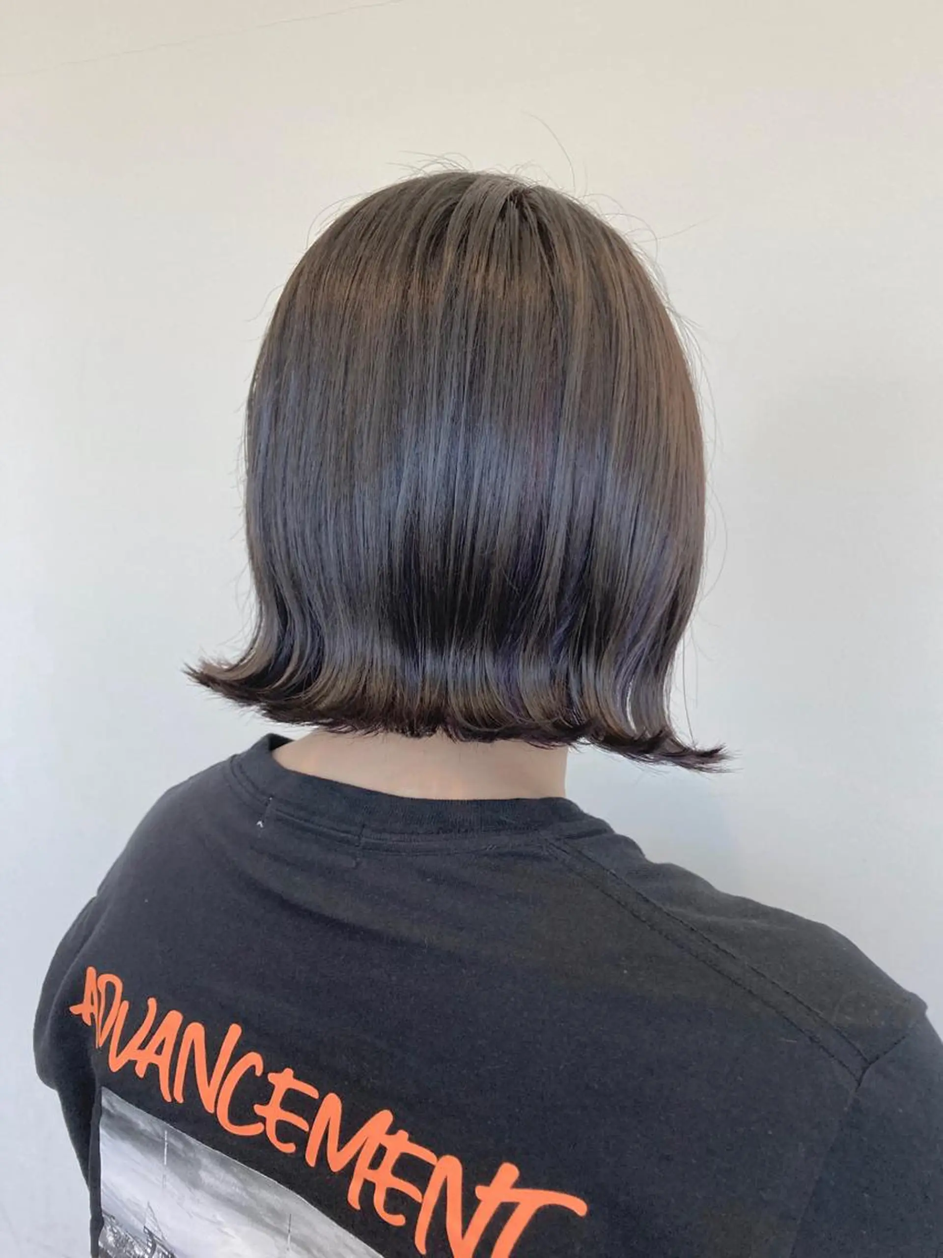 ショート カラー ダークシルバー シルバー バイオレットカラー カット ヘアカラー 梅山 美侑のヘアスタイル