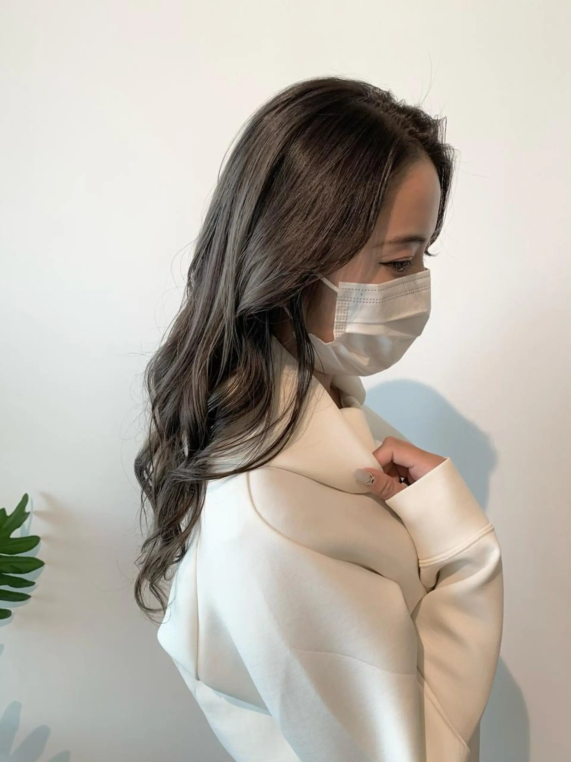 ロング カラー ベージュカラー シルバー シルバーベージュ カット ヘアカラー トリートメント STYLE　EKI　CITY所属・【艶カラー】 STYLE 和泉俊希のヘアスタイル