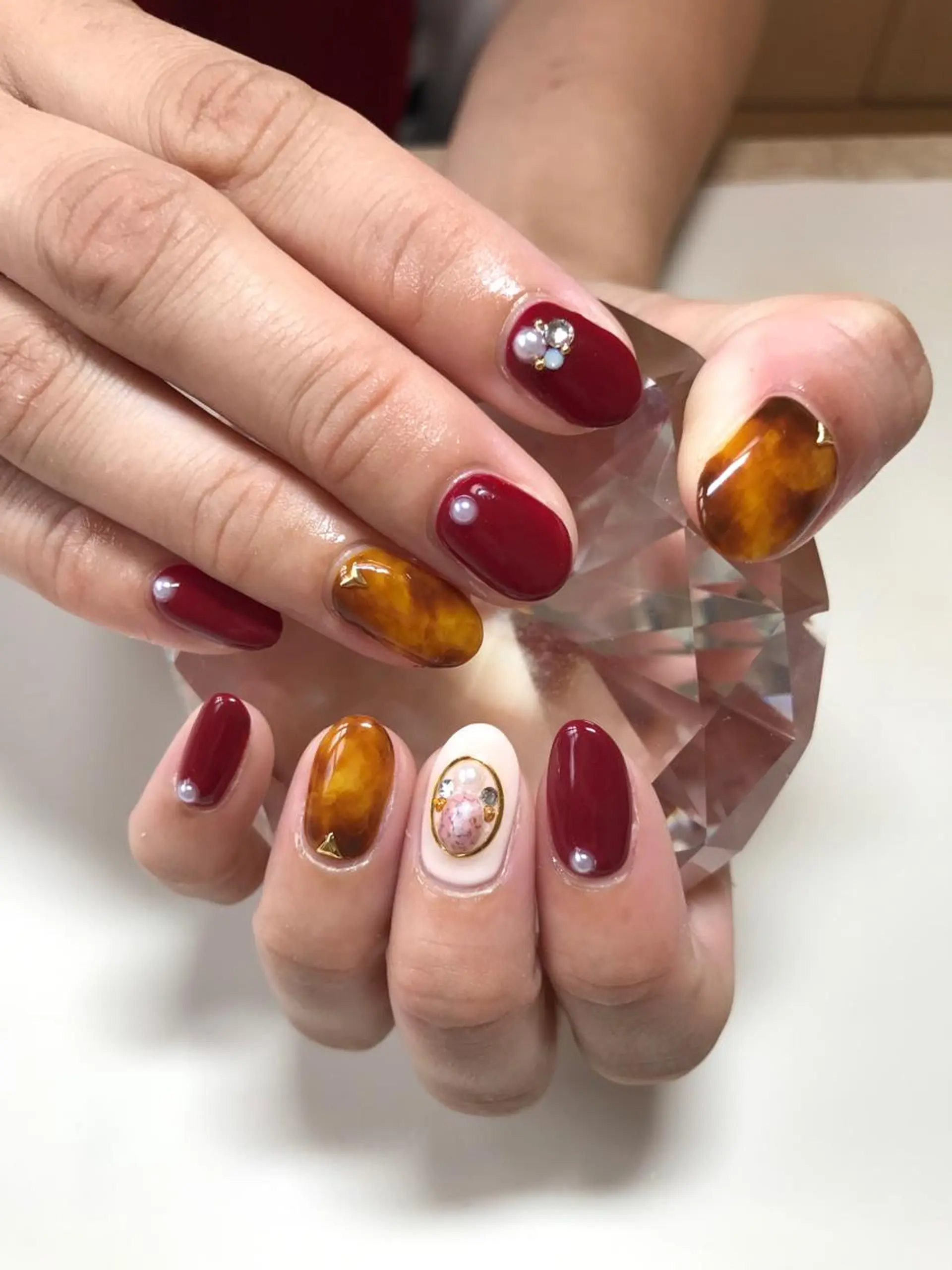 ネイル ストーンネイル 'mm所属・'mm  (ミリ) ＭＡＮＡＭＩのネイルデザイン