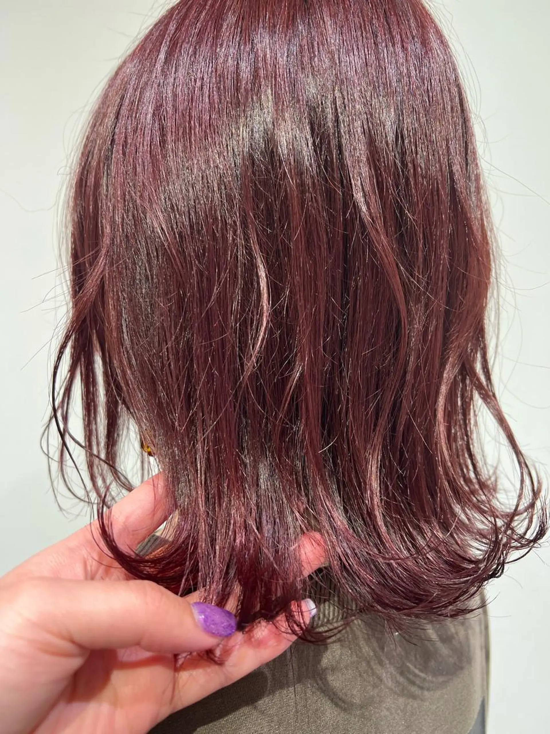 ミディアム カラー ブリーチ 透明感カラー ラベンダーカラー ラベンダーピンク ブリーチなしカラー カット ヘアカラー トリートメント 【暖色カラー特化】 中山由梨のヘアスタイル